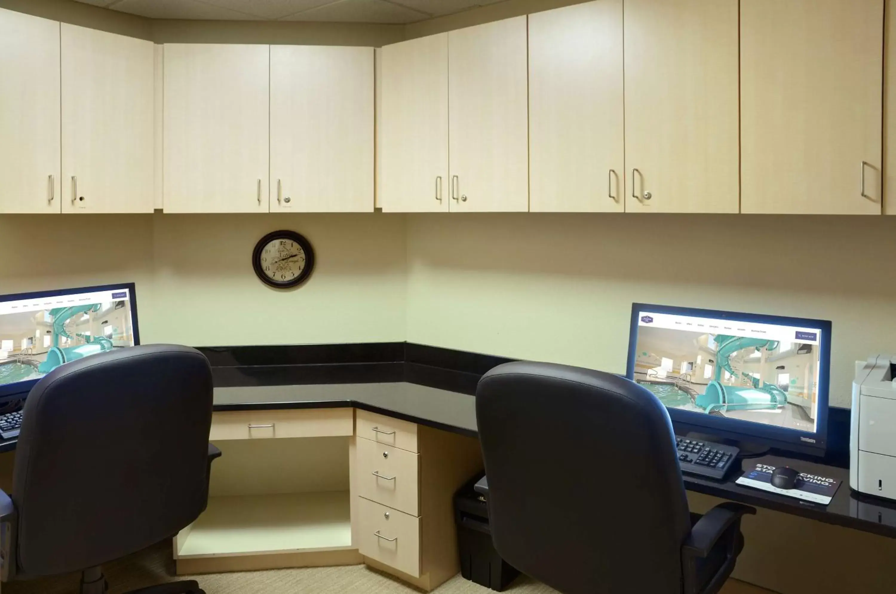 Business facilities, Business Area/Conference Room in Hampton Inn & Suites Saint John