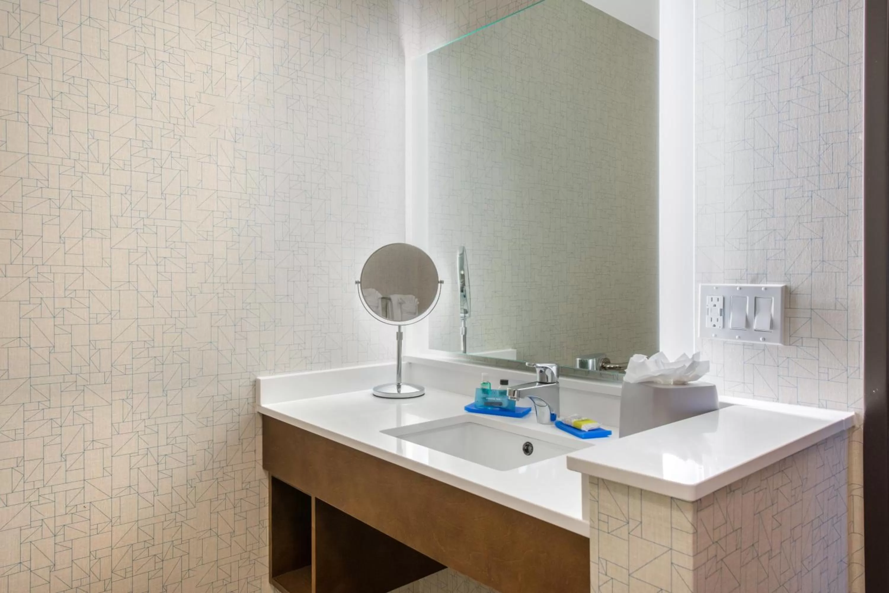 Photo of the whole room in Holiday Inn Express & Suites Alachua - Gainesville Area by IHG