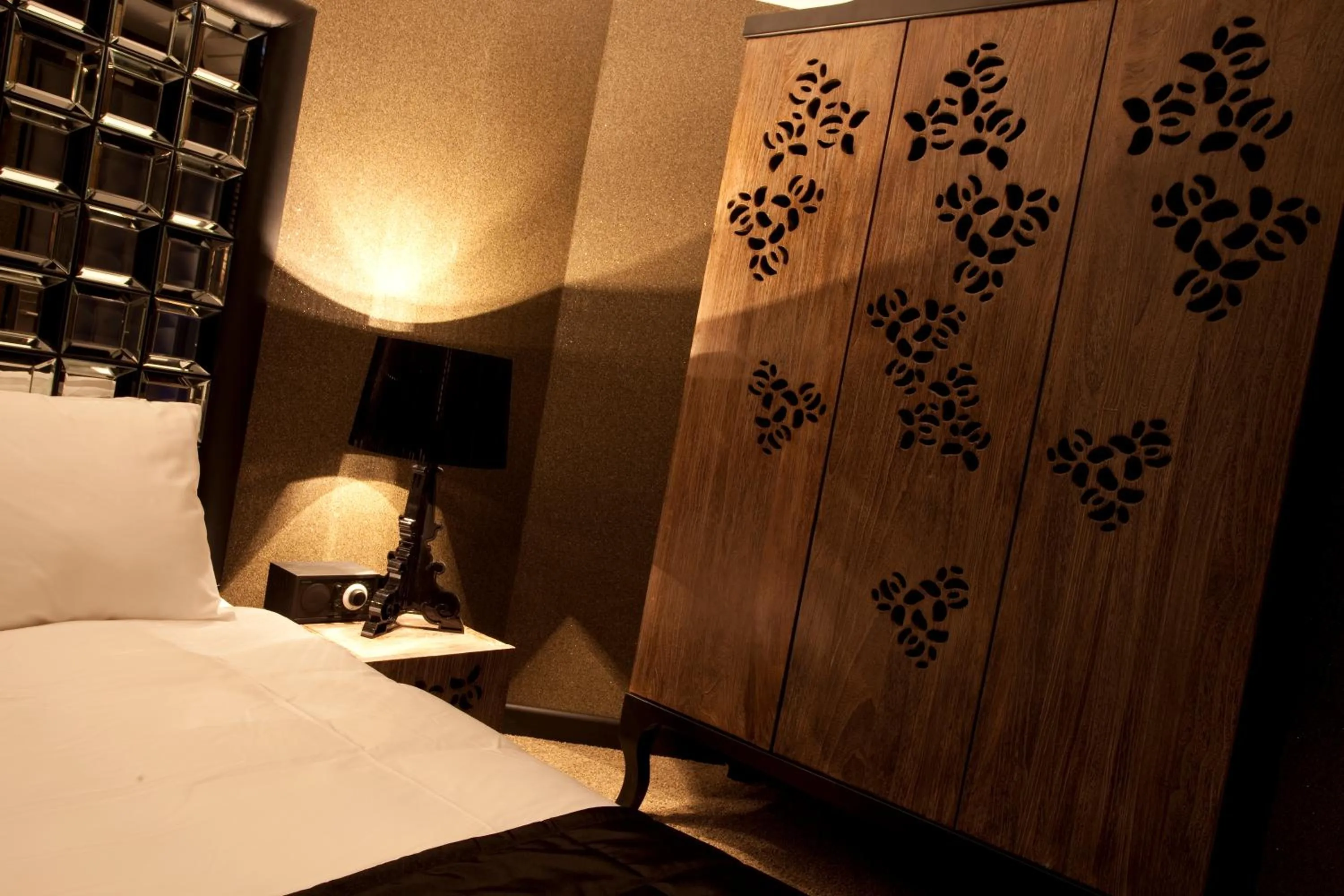 Massage, Bed in Hypnos Design Hotel