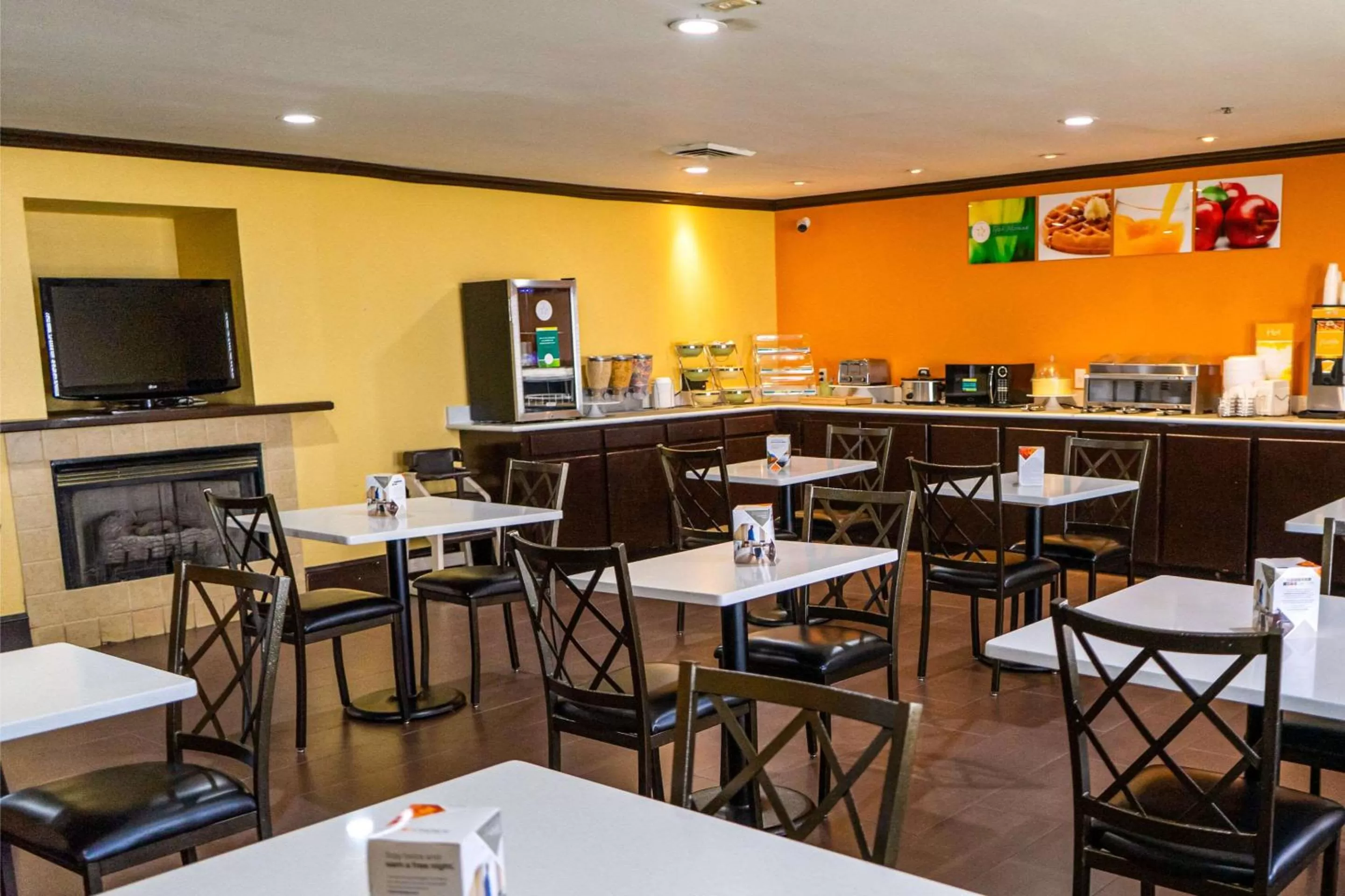 Restaurant/places to eat in Quality Inn Whiteville North