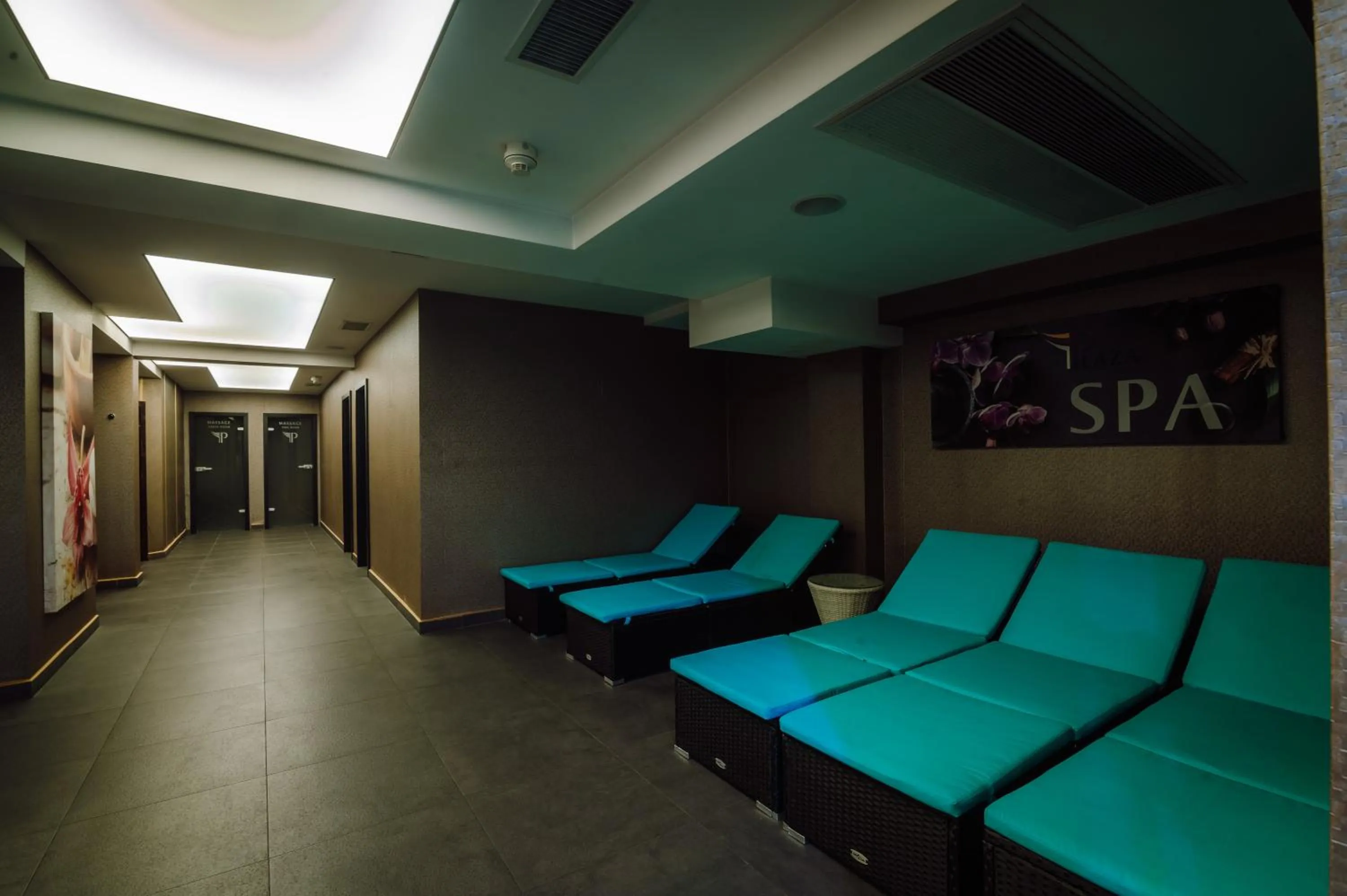 Plaza V Executive Hotel