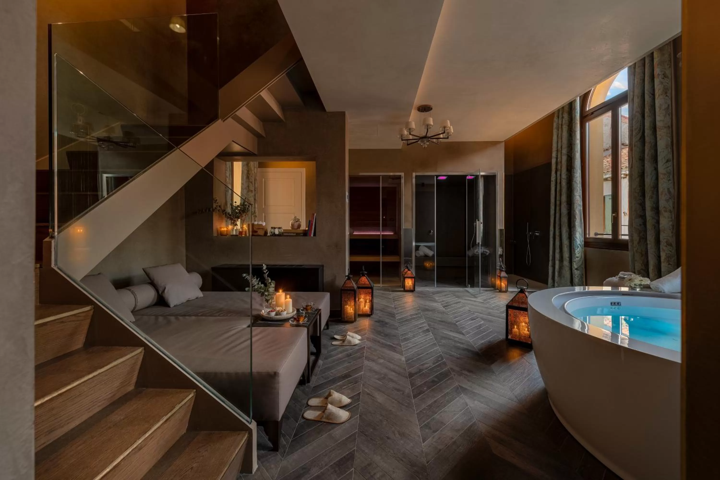 Shower in Palazzo Veneziano - Venice Collection