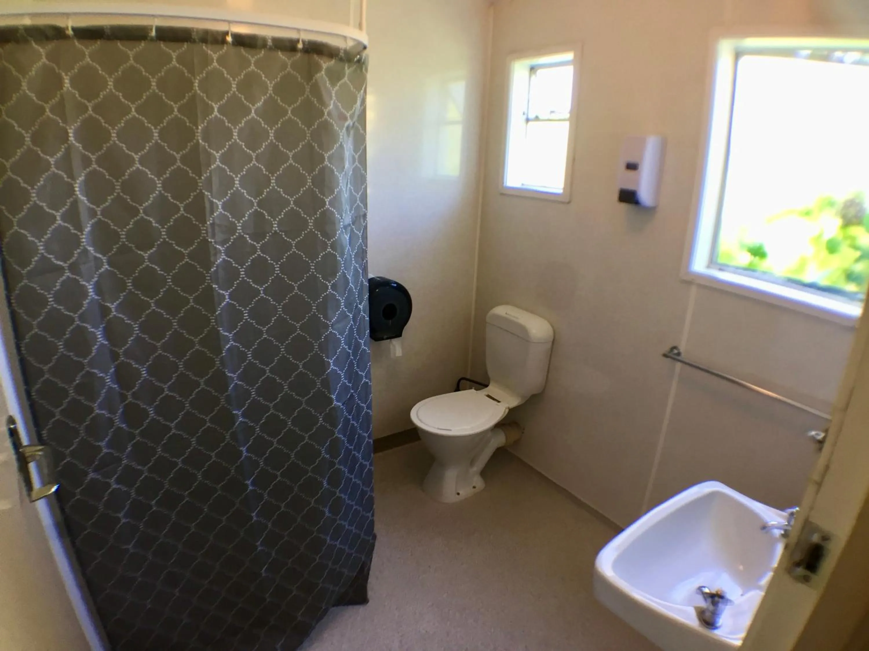 Te Anau Lakefront Backpackers