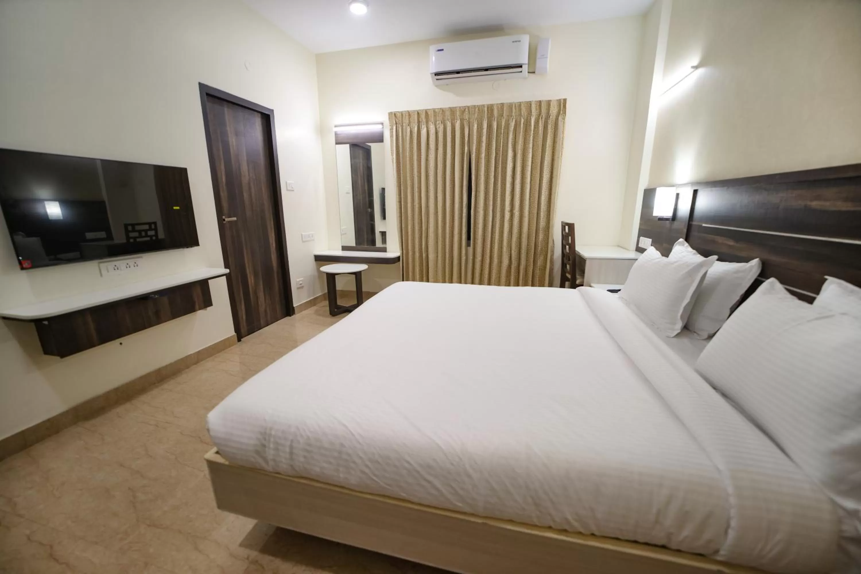 Photo of the whole room, Bed in Avenue 11 Premium Stays Madurai