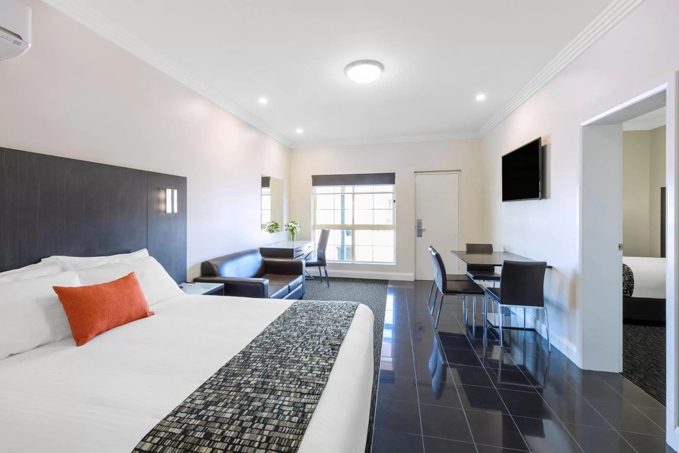 Bedroom in Mercure Goulburn