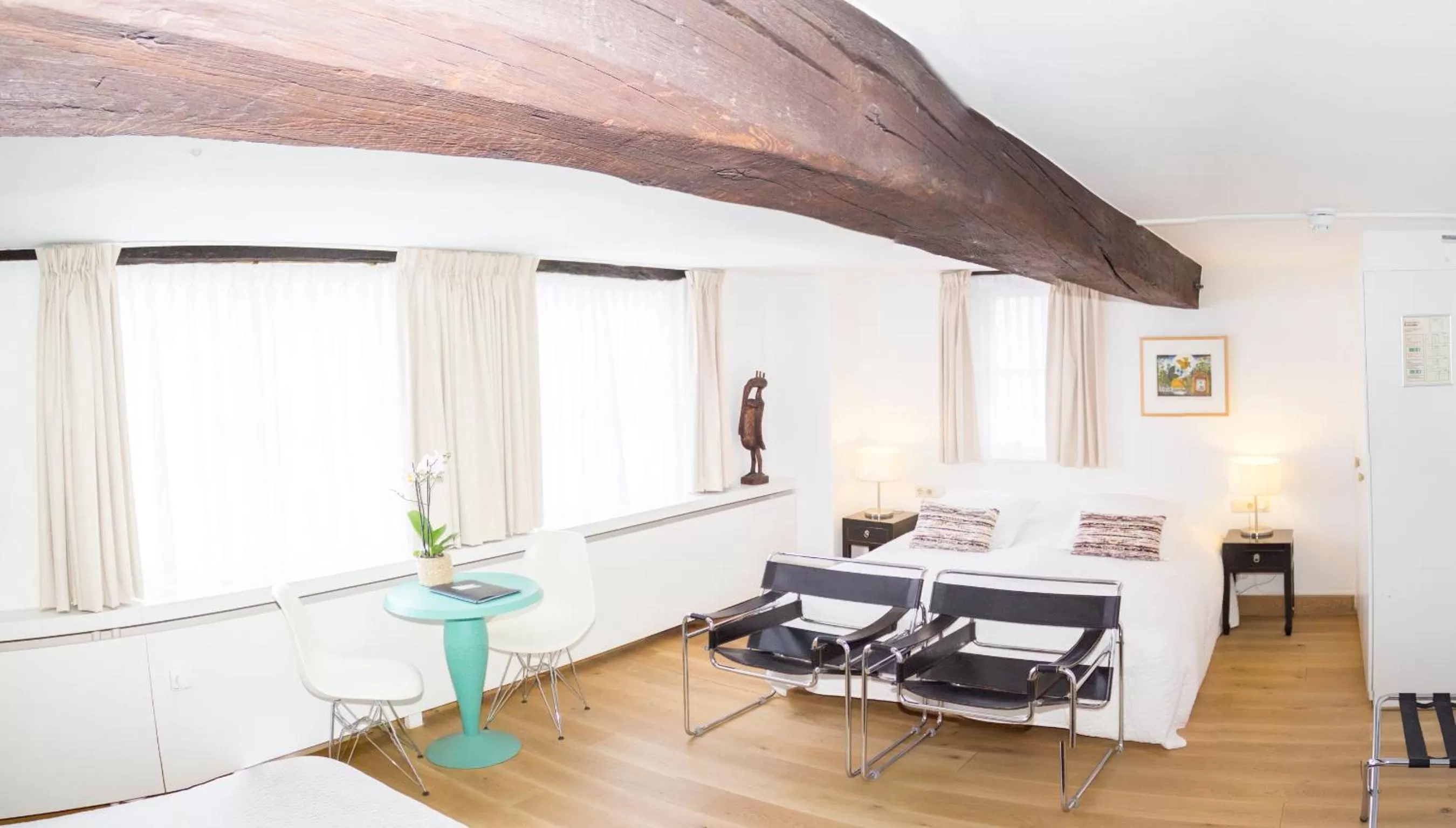 Photo of the whole room, Bed in Galerie Hotel Dis