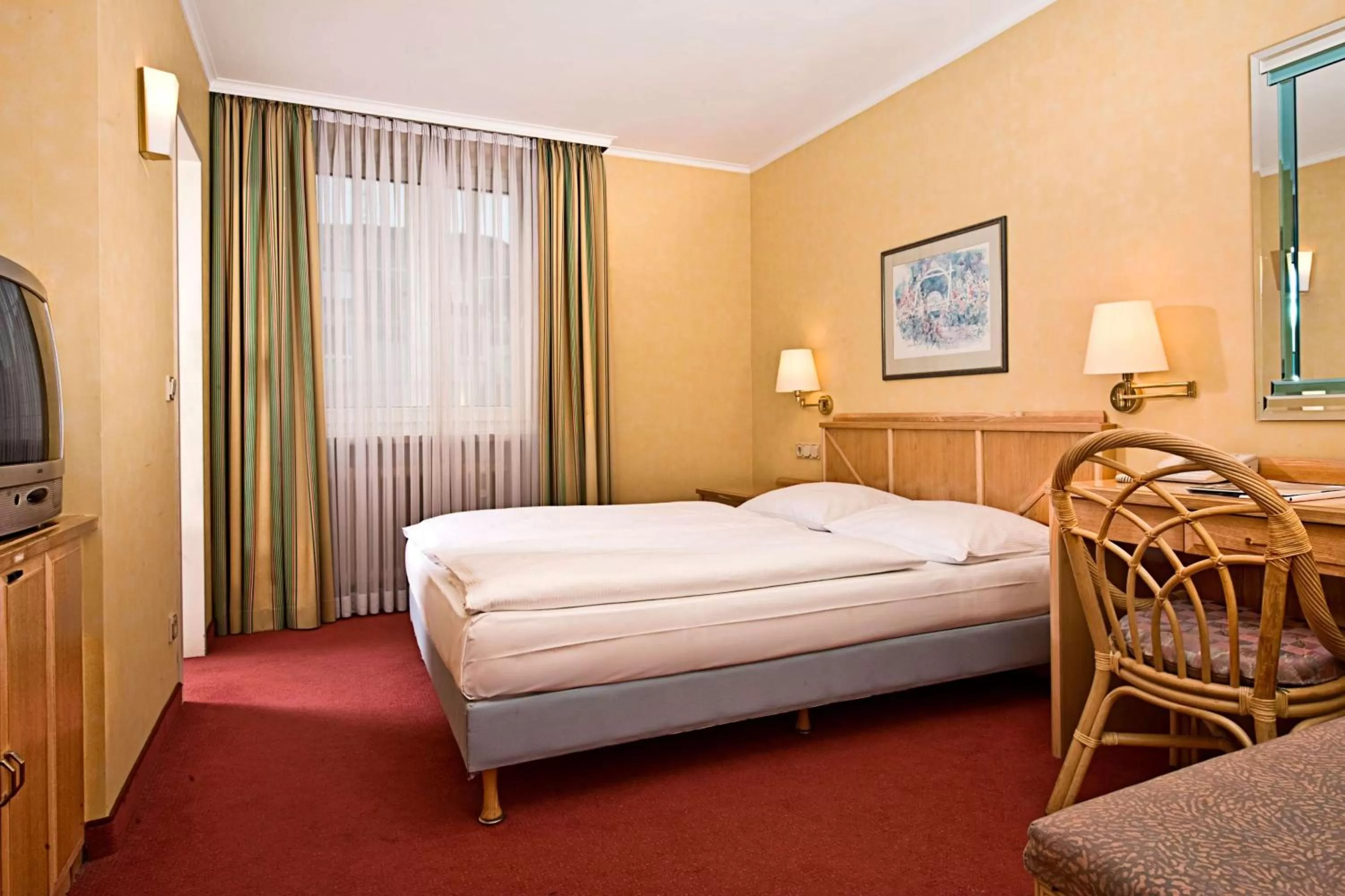 Photo of the whole room in TRYP by Wyndham Köln City Centre