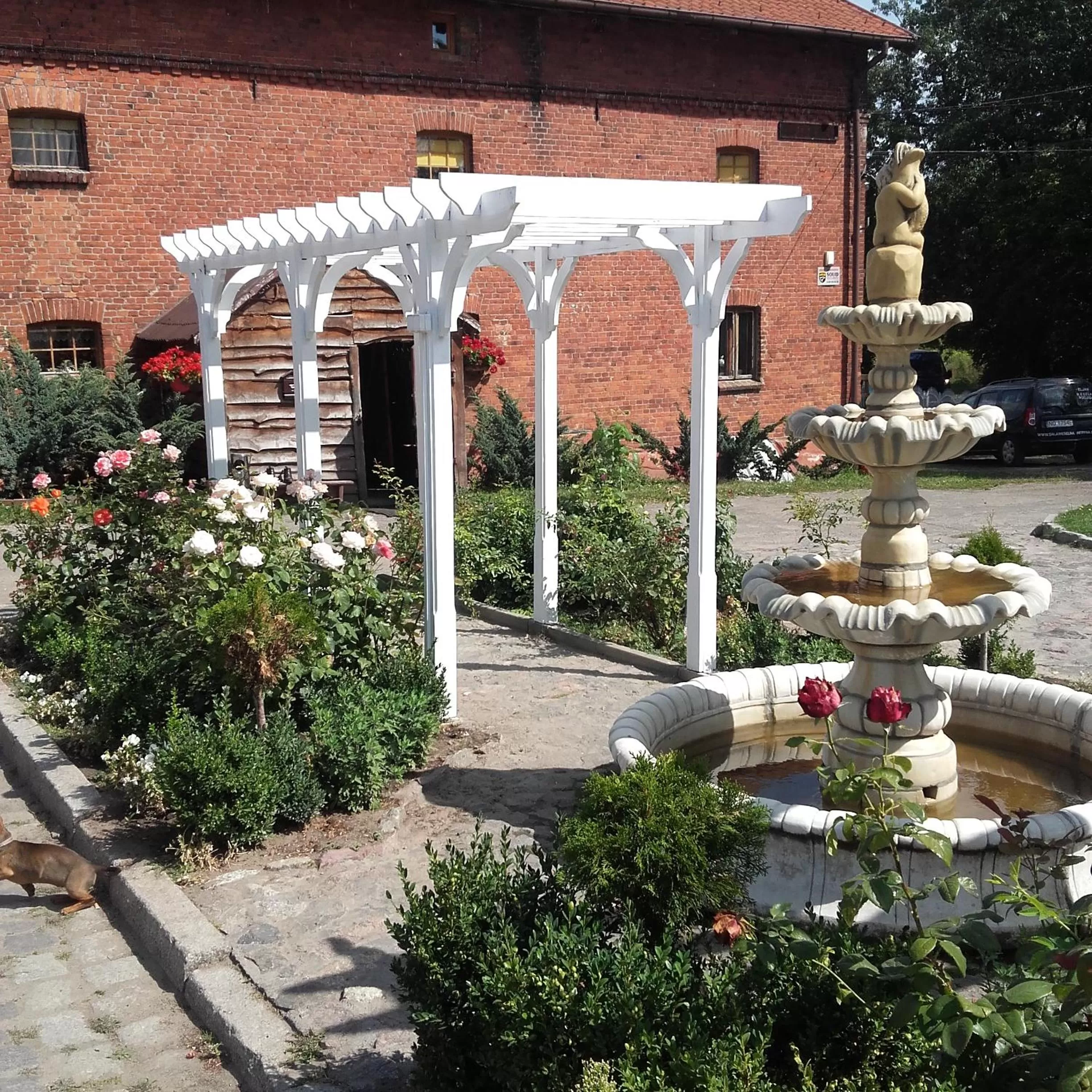 Property building in Zajazd Eljan-Centrum Noclegowe