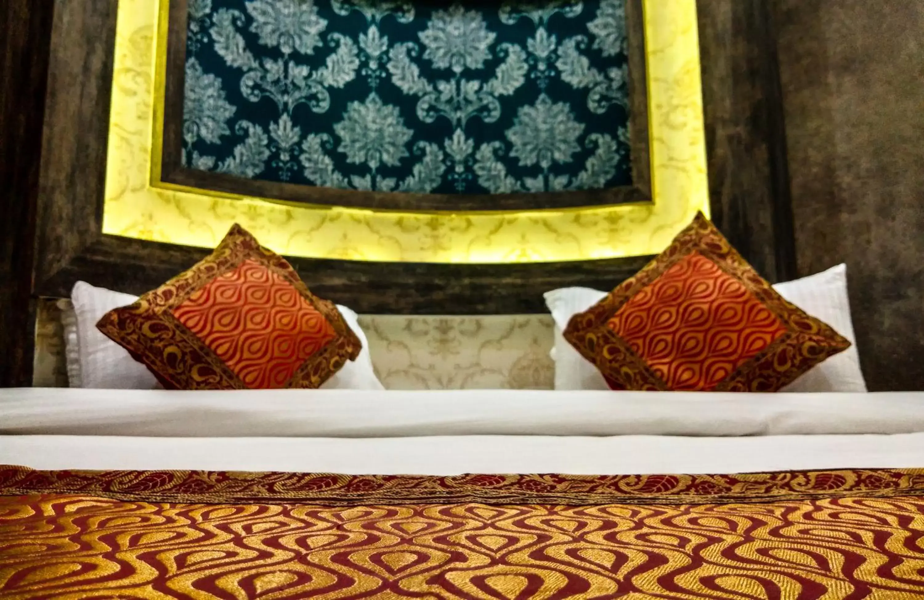 Bed in Dwivedi Hotels Sri Omkar Palace Bed in Dwivedi Hotels Sri Omkar Palace