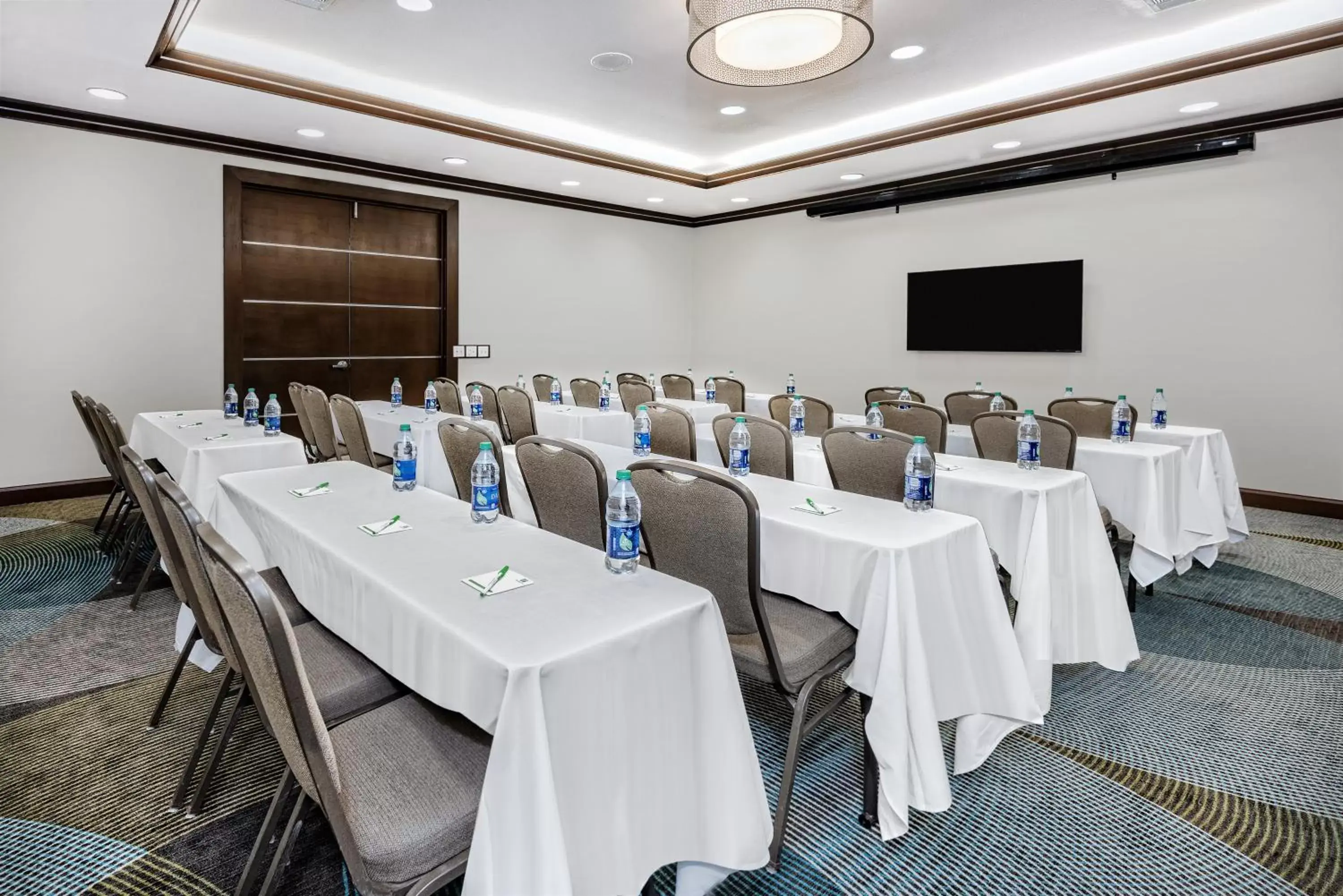 Meeting/conference room in Holiday Inn & Suites College Station-Aggieland, an IHG Hotel