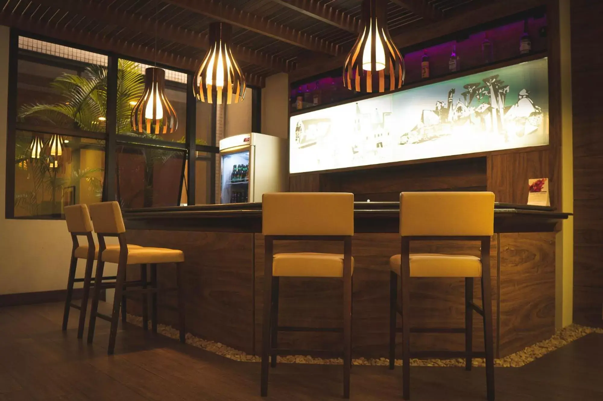 Lounge or bar in Mercure Curitiba Golden