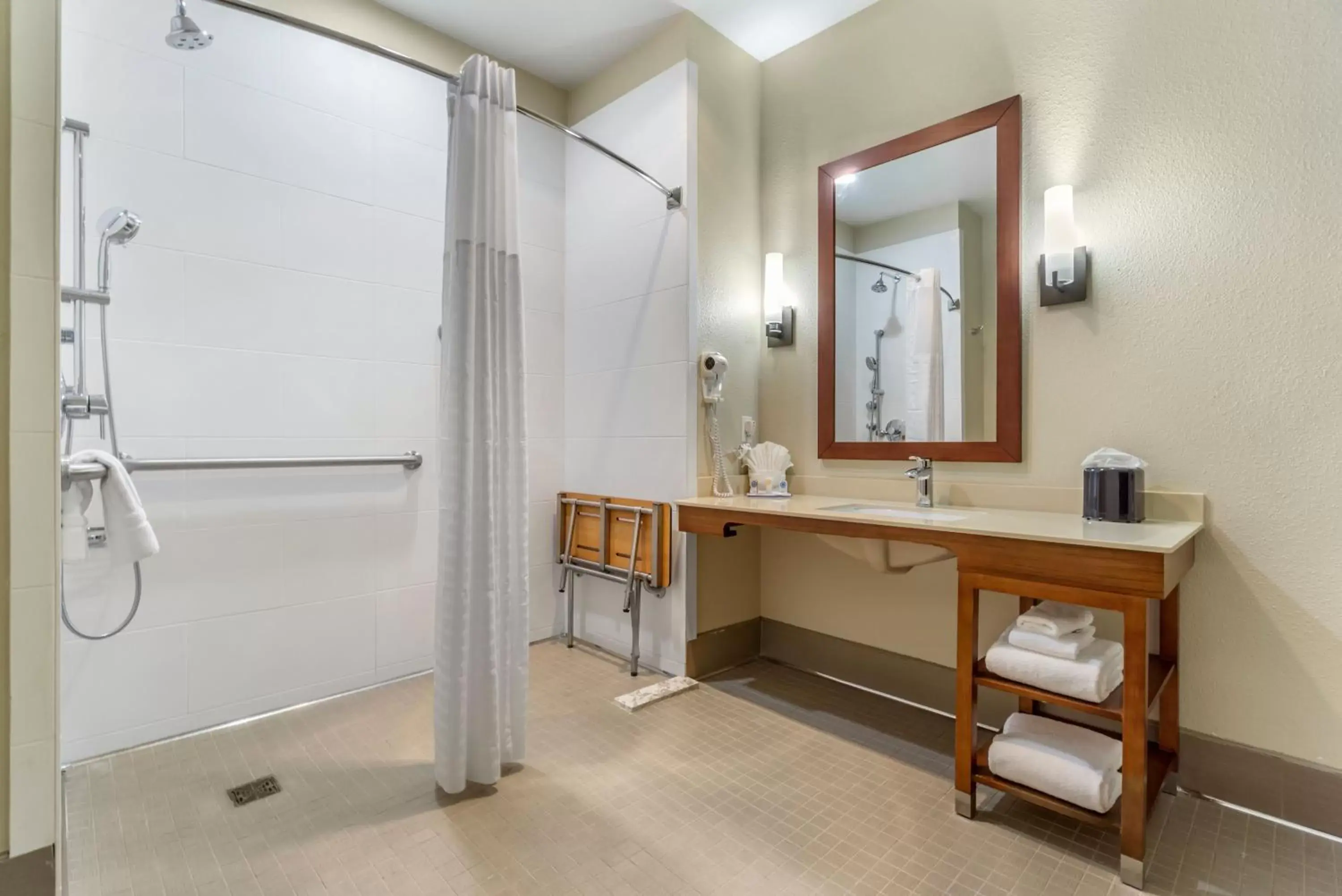 Bathroom in Comfort Inn & Suites Lakewood by JBLM