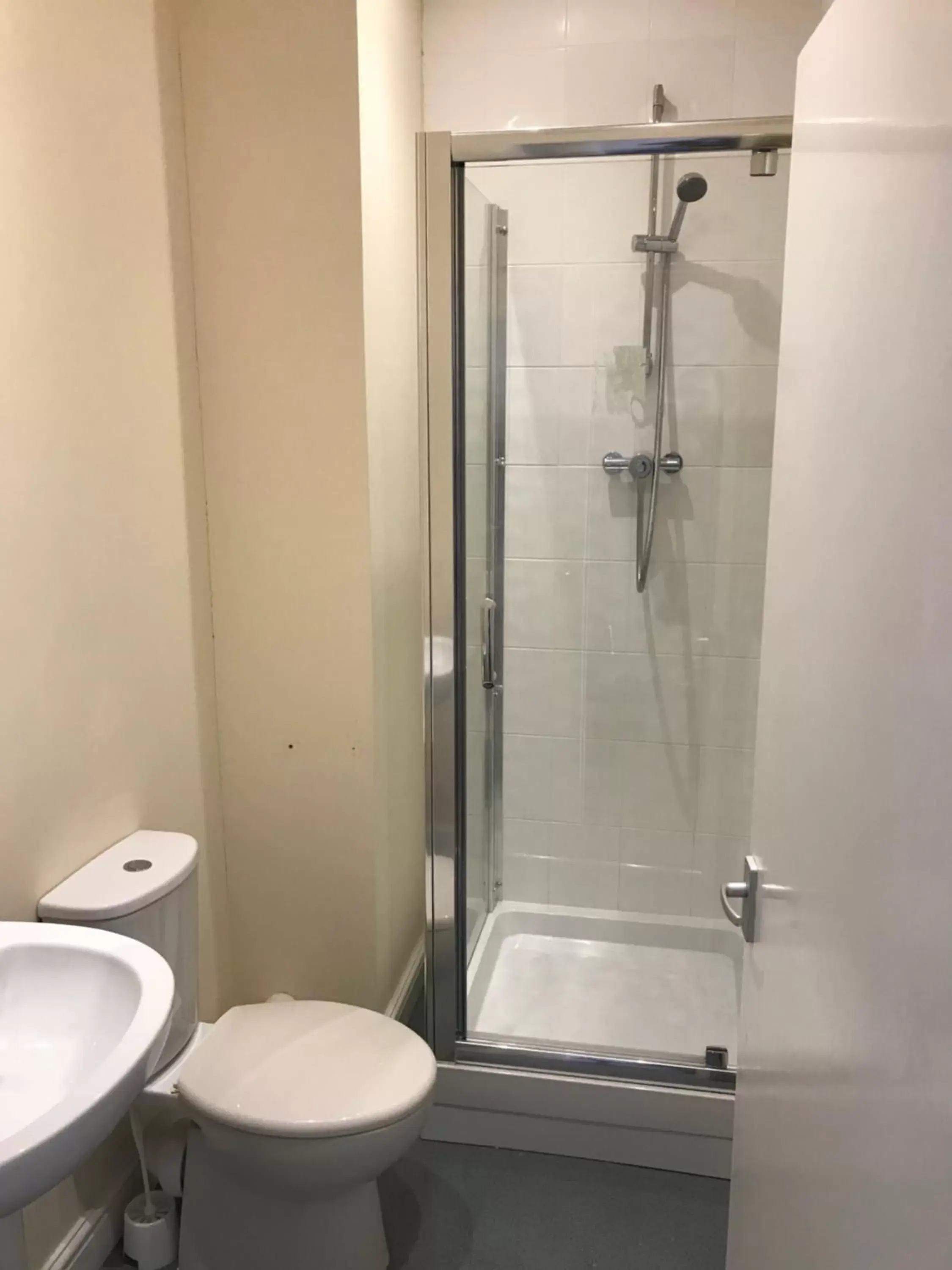 Bathroom in The New Alexandra Hotel