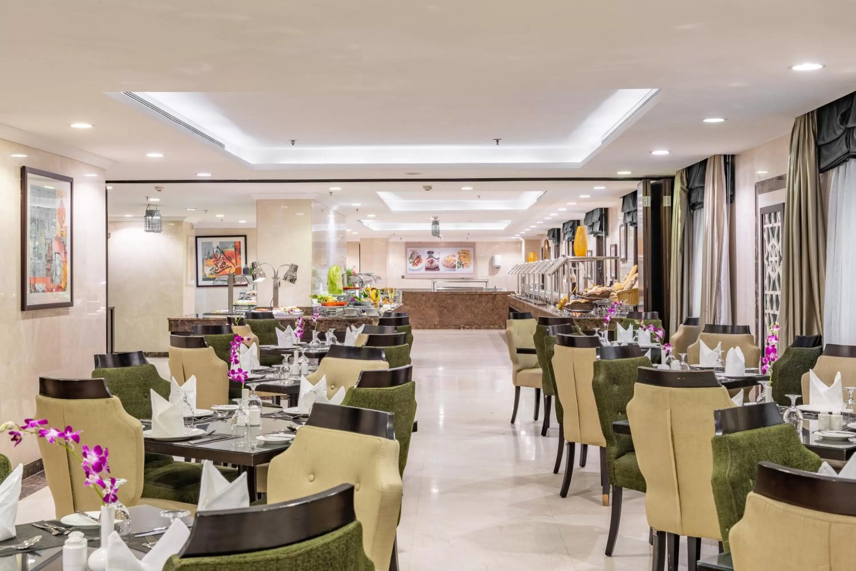 Restaurant/places to eat in Taiba Front Hotel