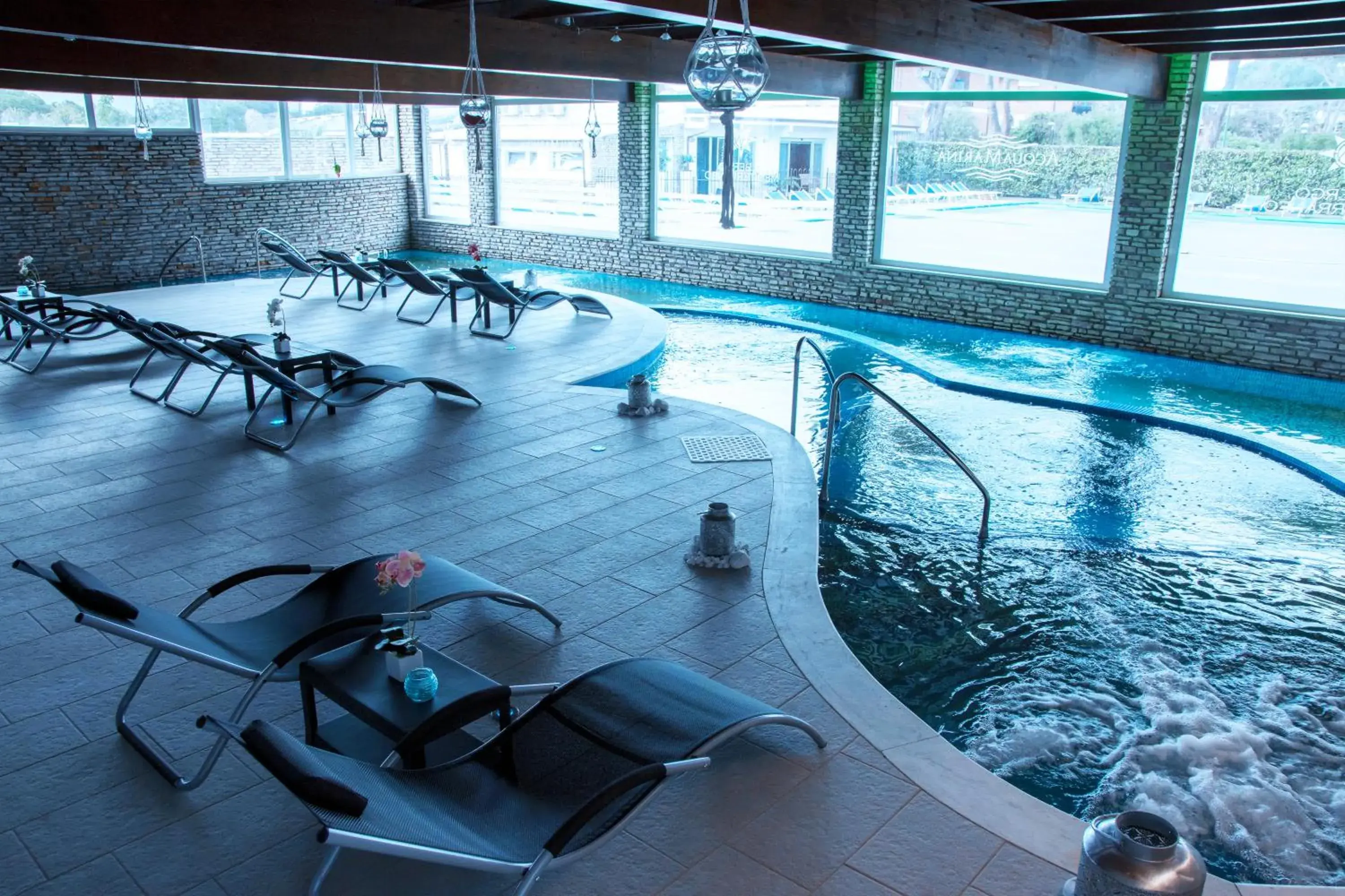 Swimming Pool in Albergo Mediterraneo