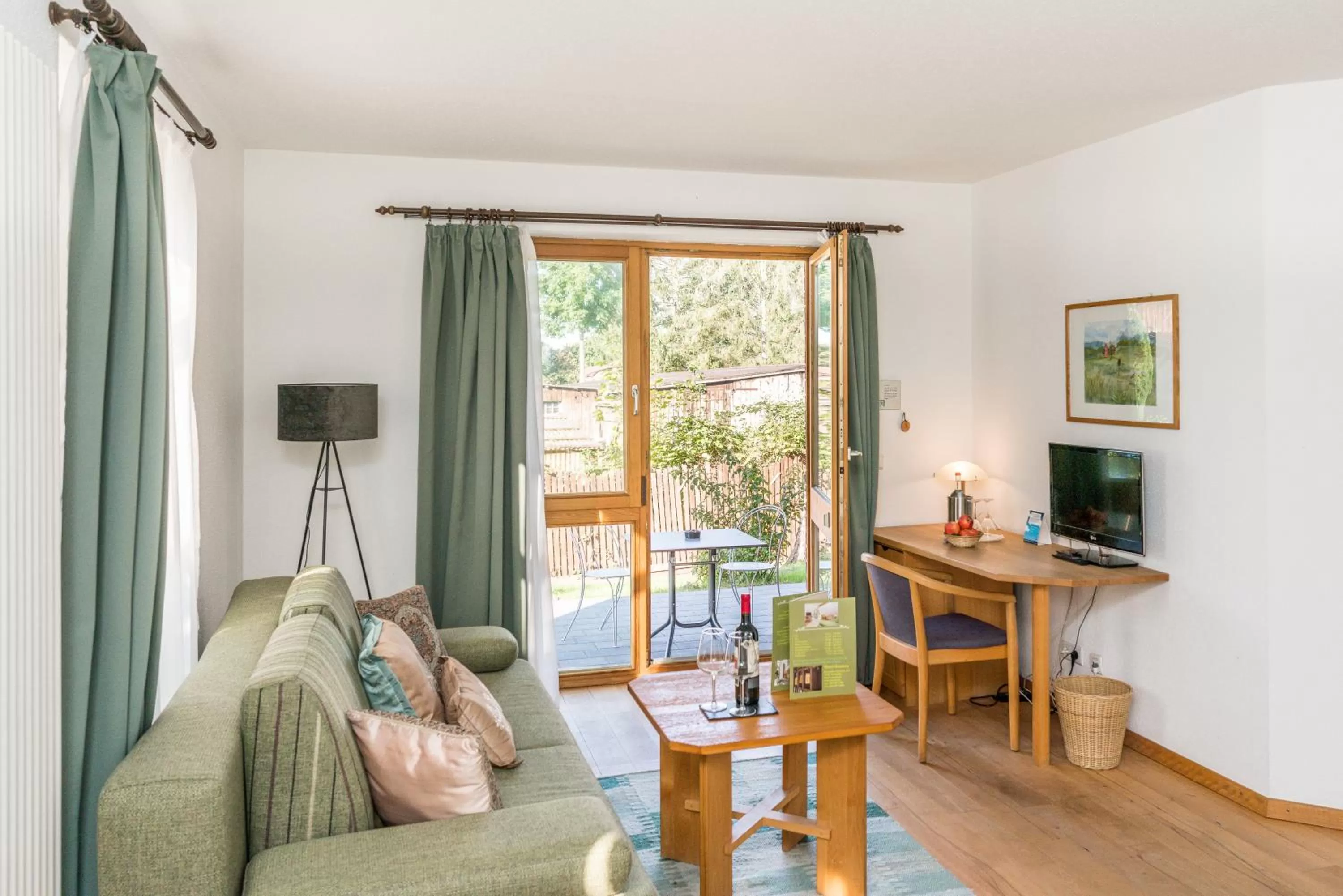 Photo of the whole room in Ökotel Hamburg