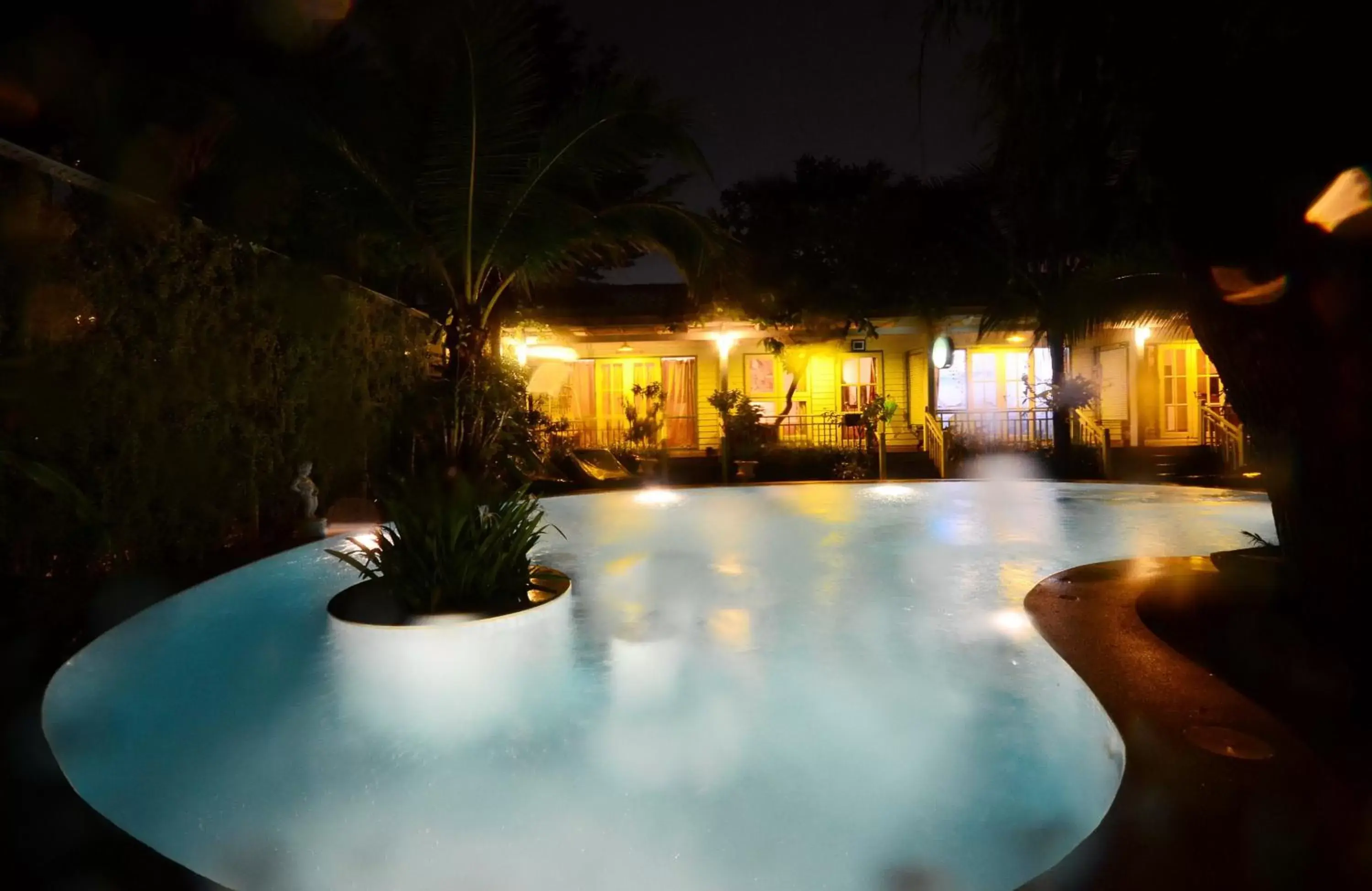 Garden, Swimming Pool in Green Gallery Beach Boutique Hotel