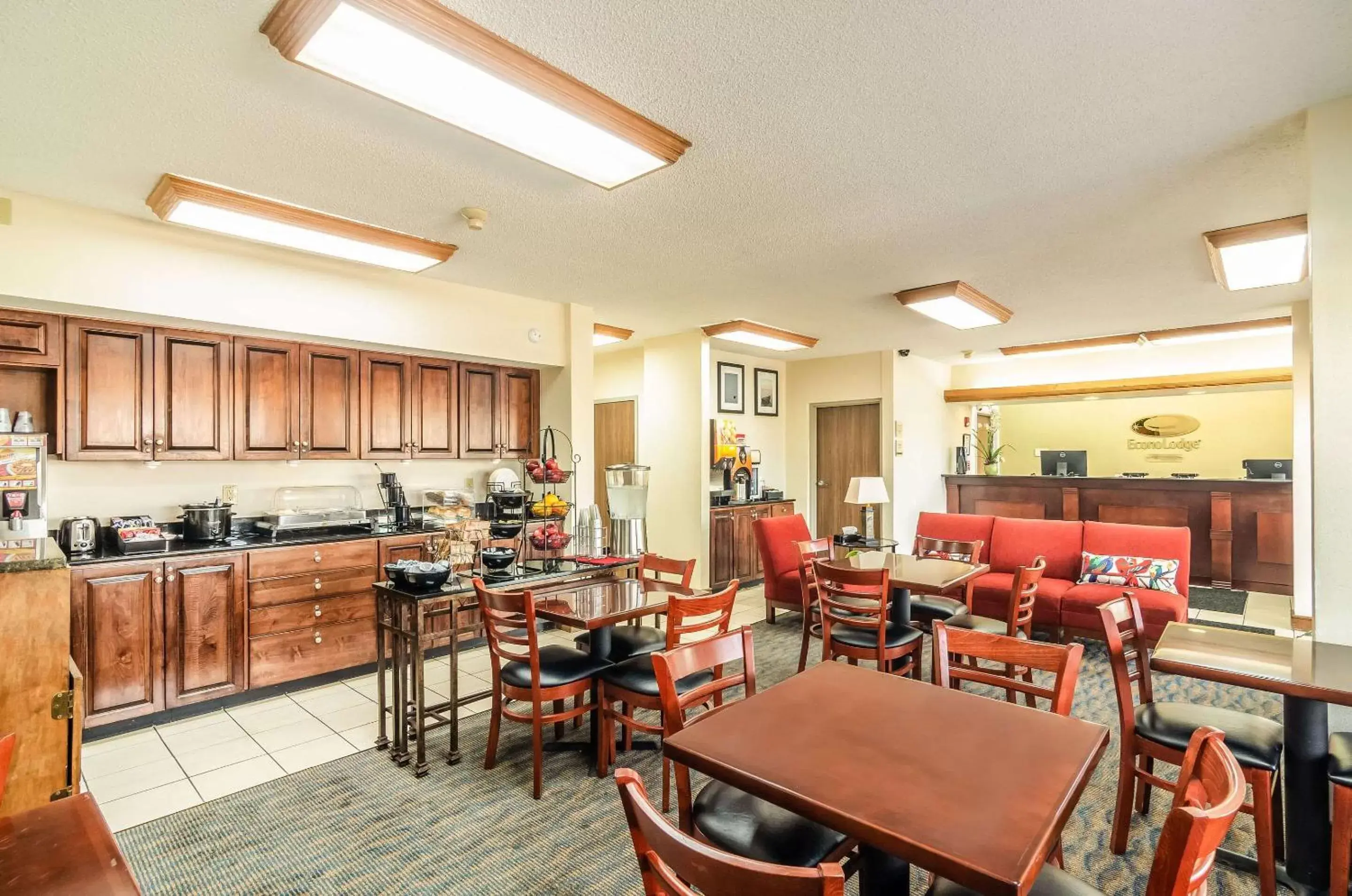Restaurant/Places to Eat in Econo Lodge Moss Point - Pascagoula