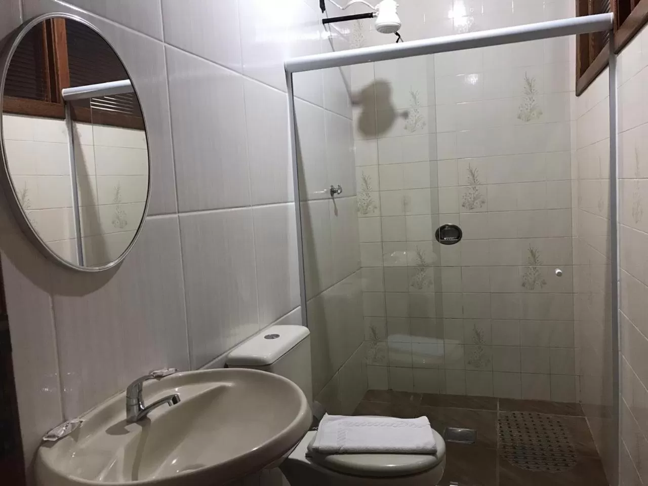 Bathroom in Hotel Montanus