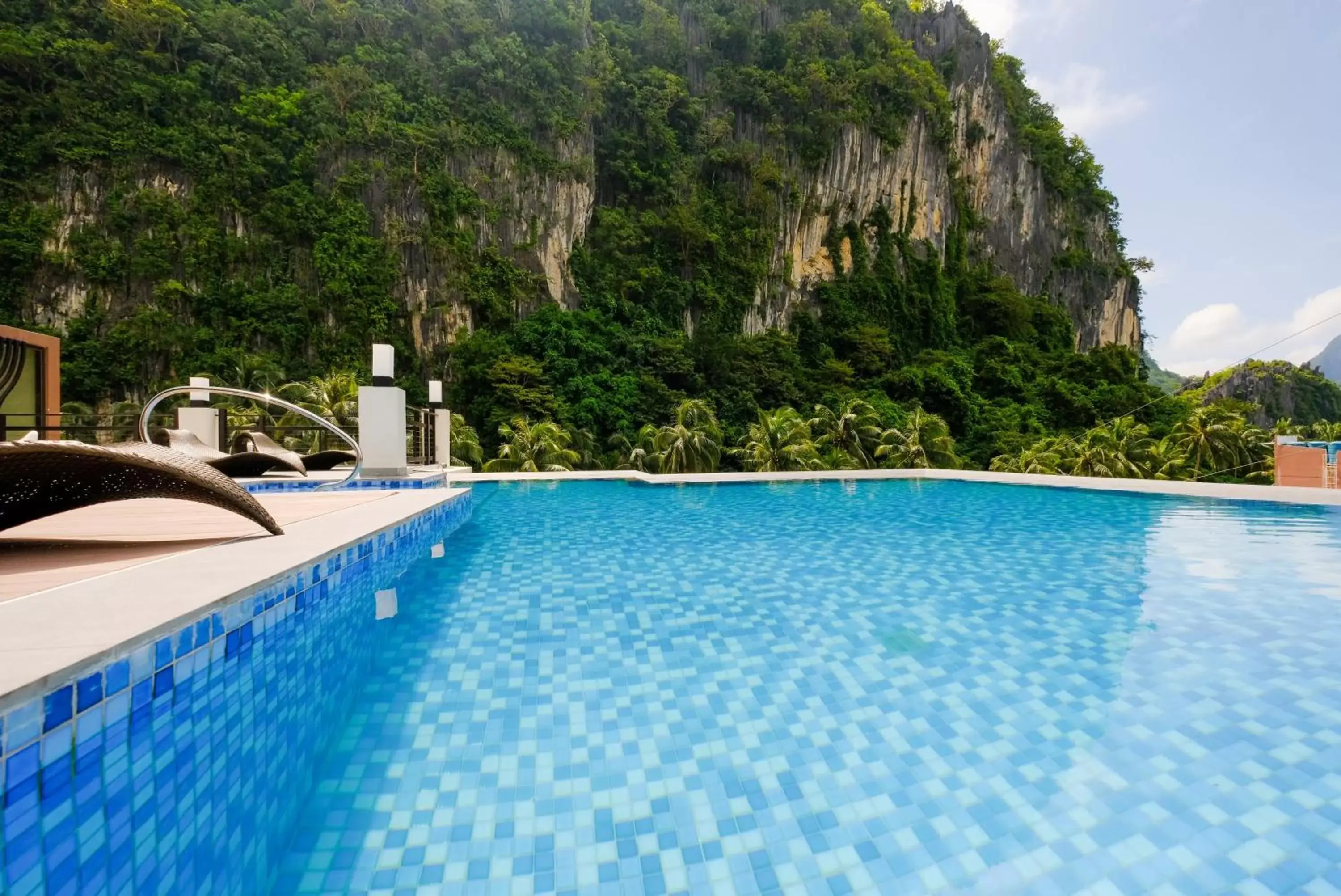 Swimming Pool in Lagùn Hotel