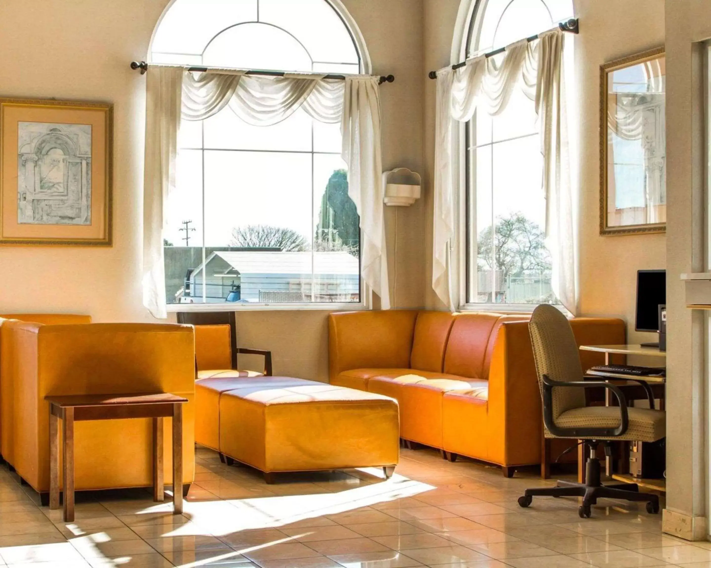 Lobby or reception, Seating Area in Comfort Inn Watsonville