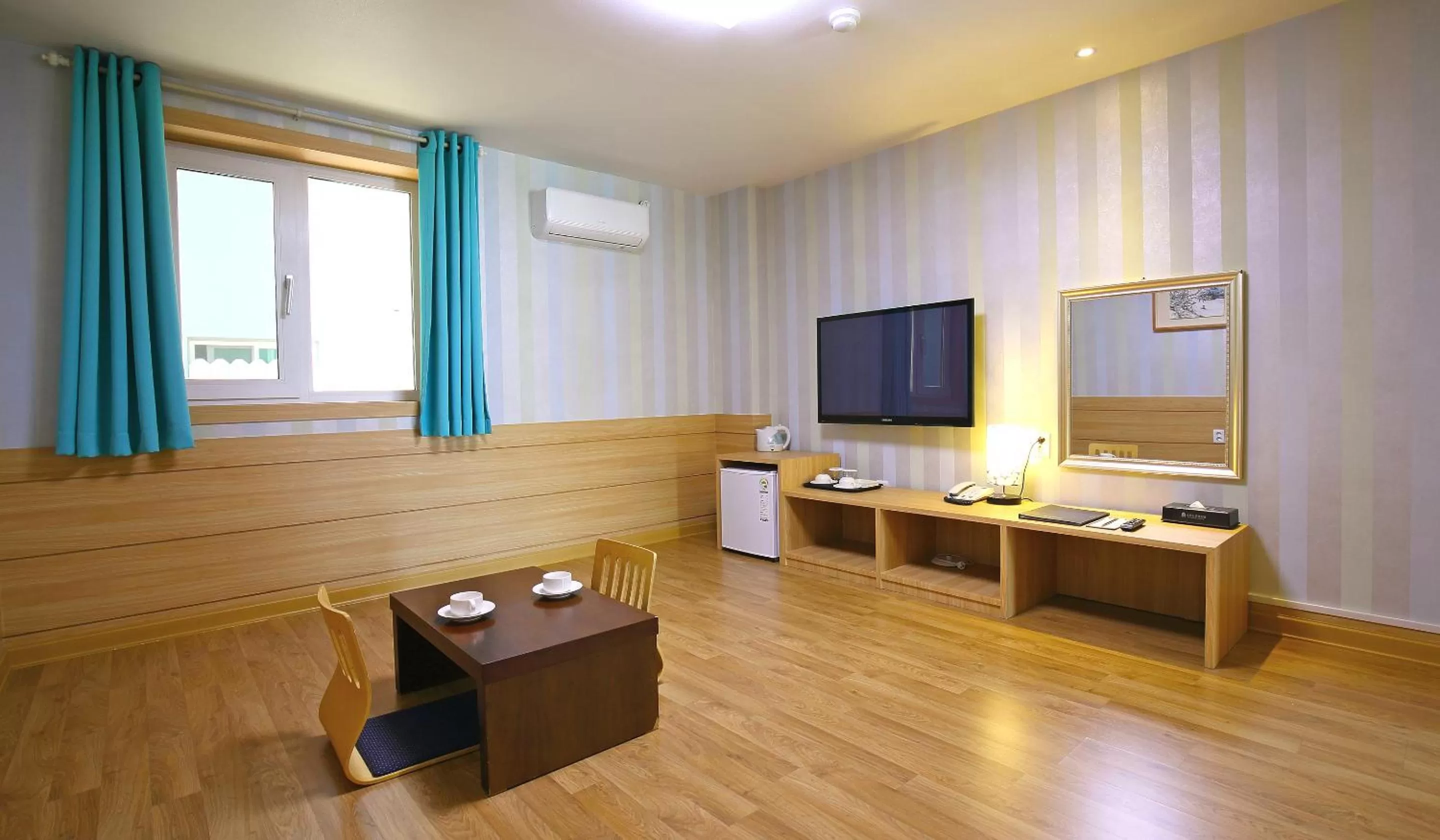 TV and multimedia in Benikea Swiss Rosen Hotel