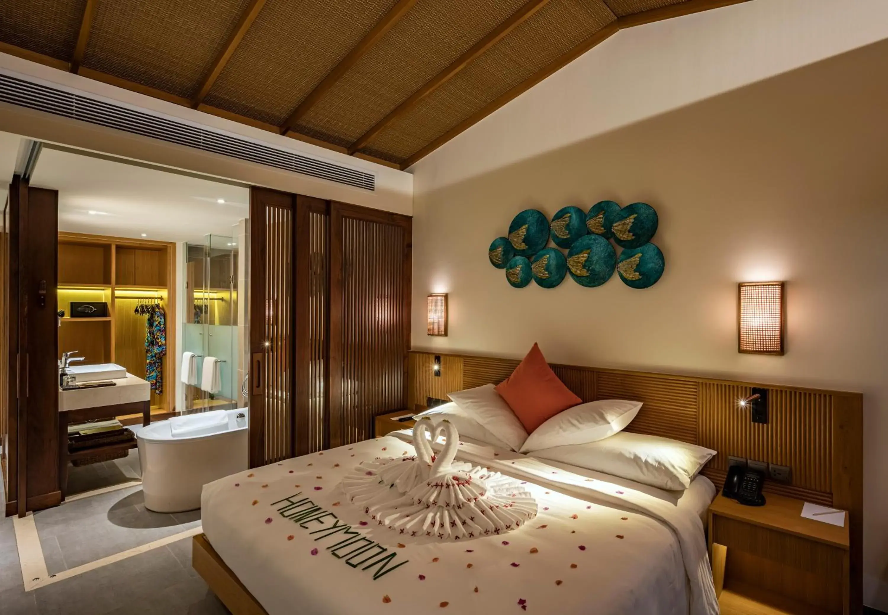 Bed in Dusit Princess Moonrise Beach Resort