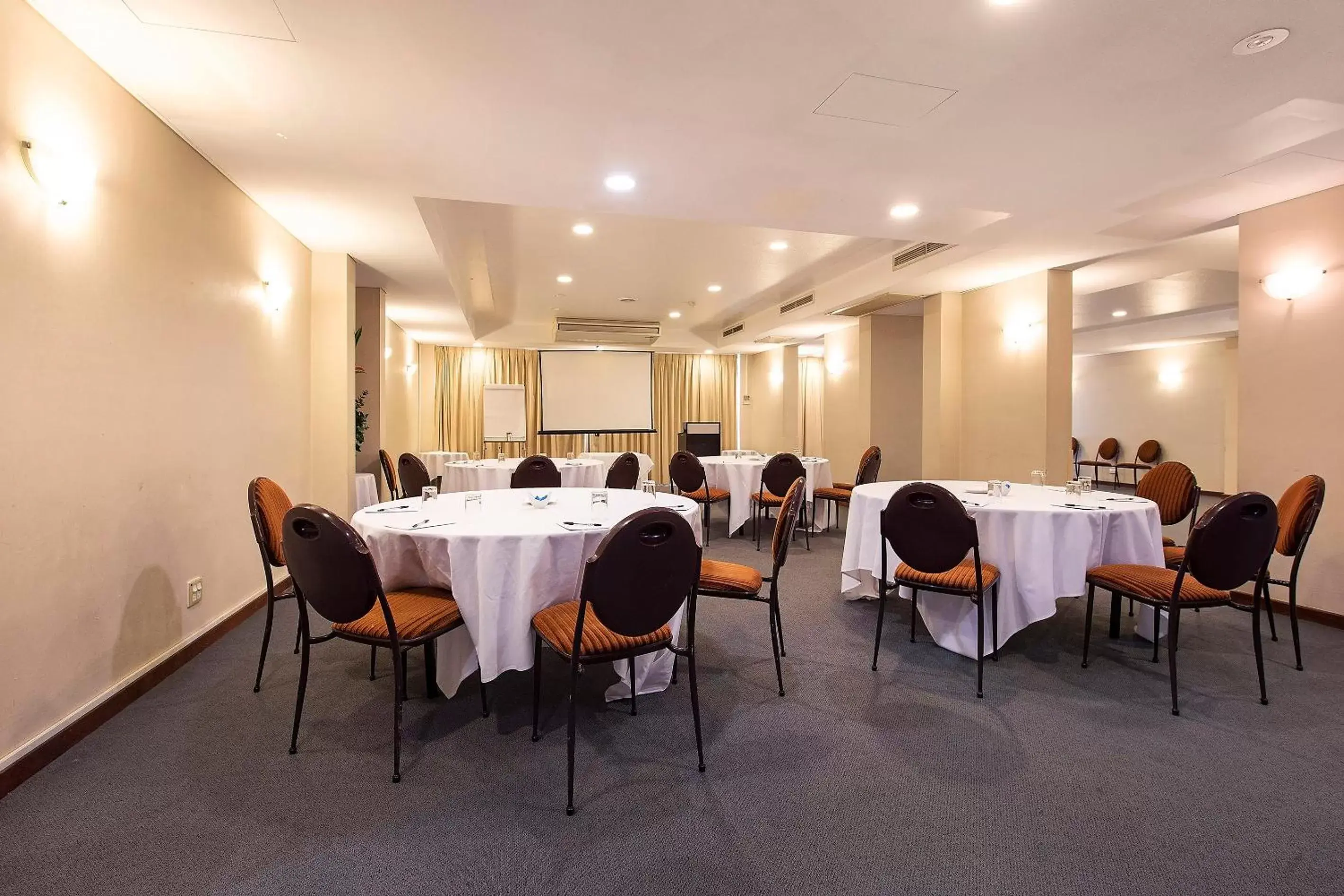 Business facilities in Quality Hotel Ambassador Perth