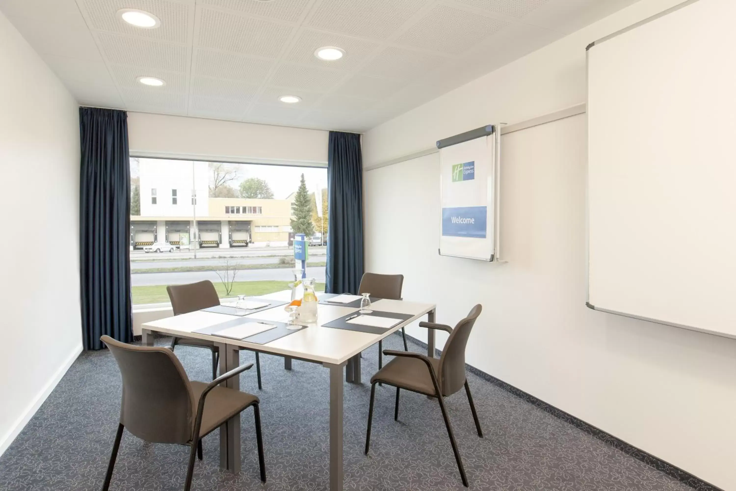 Meeting/conference room in Holiday Inn Express Zürich Airport, an IHG Hotel