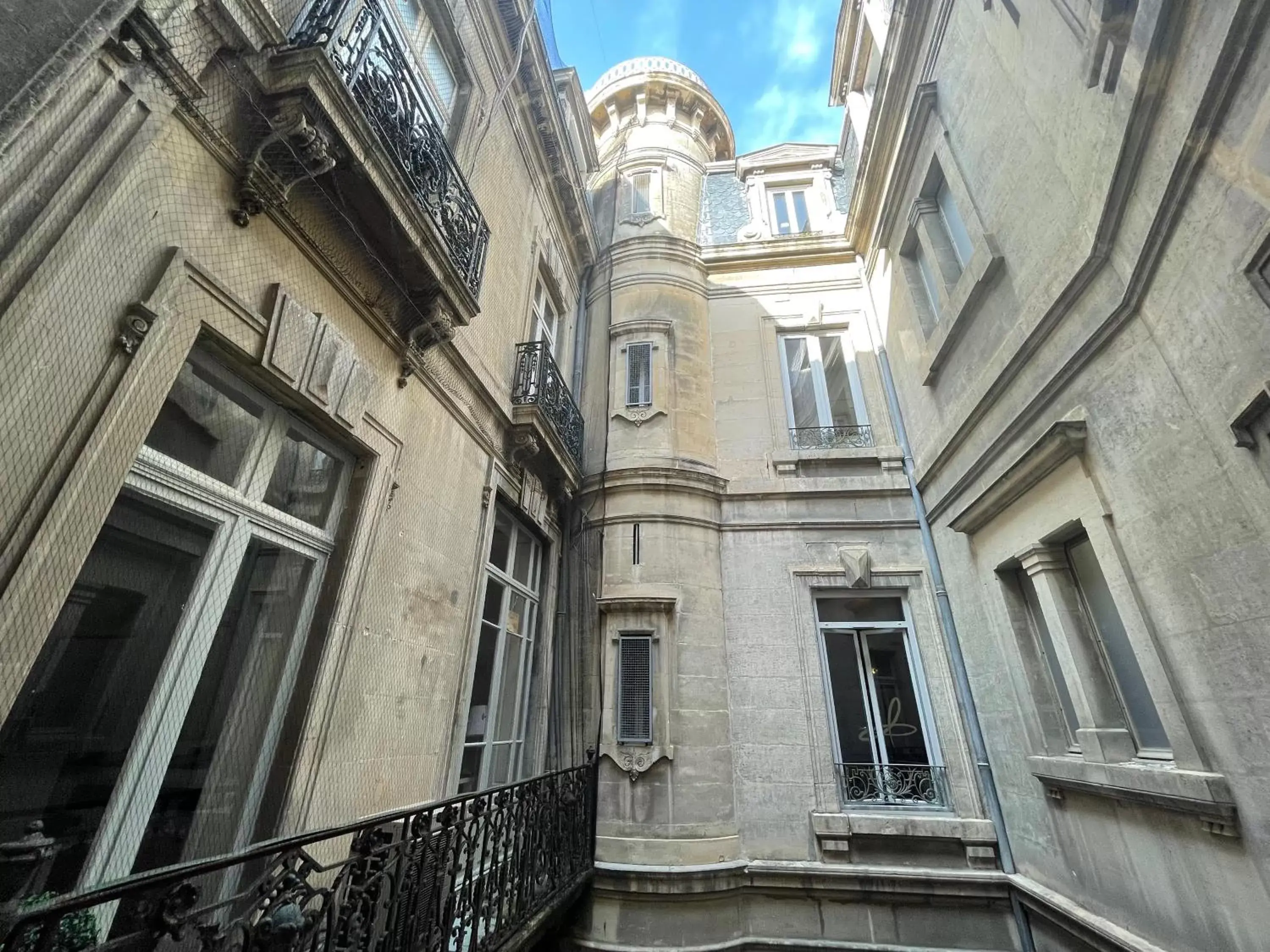Inner courtyard view, Property Building in Hotel de La Comédie