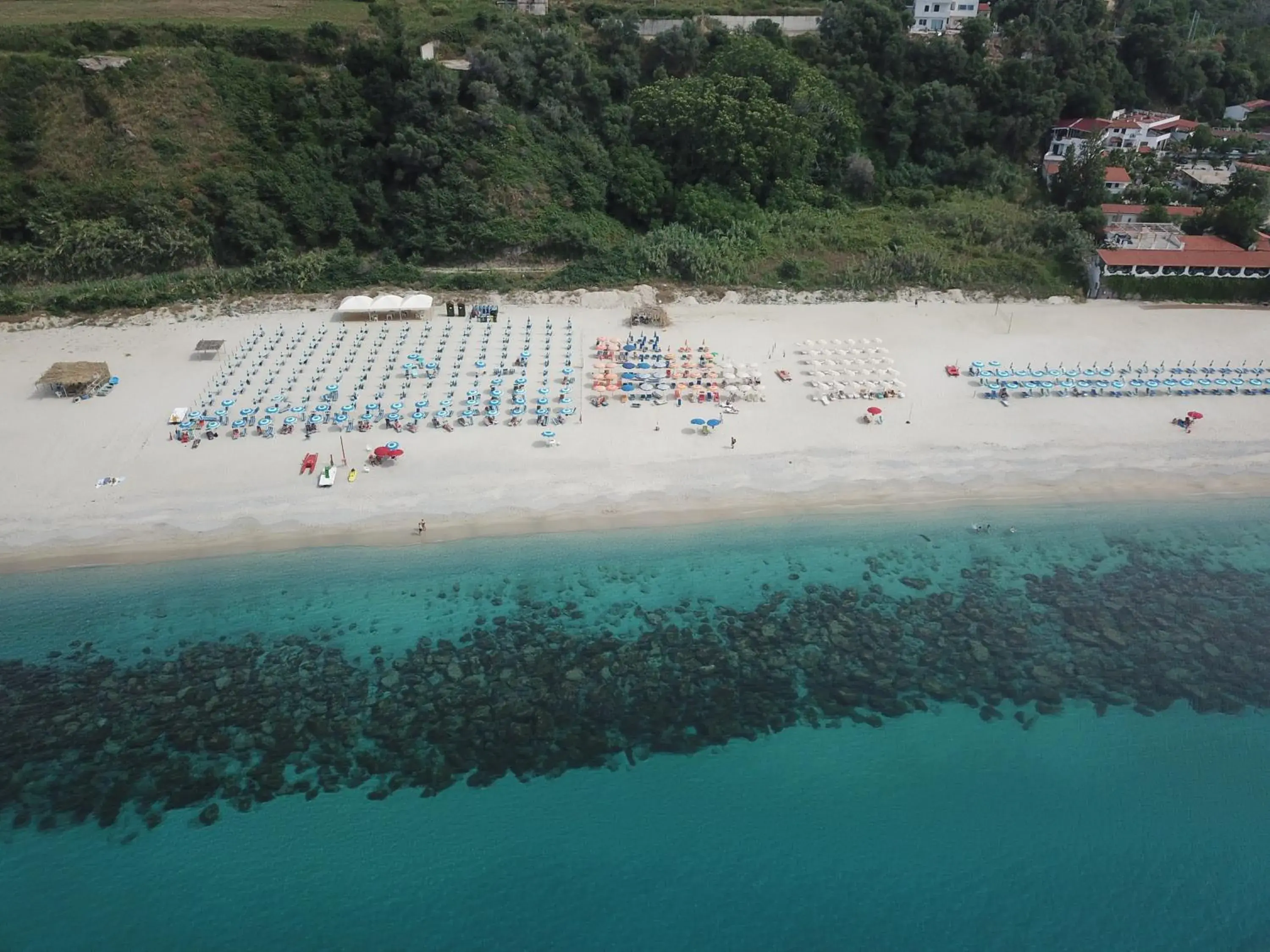 Bird's eye view, Bird's-eye View in Residence New Paradise