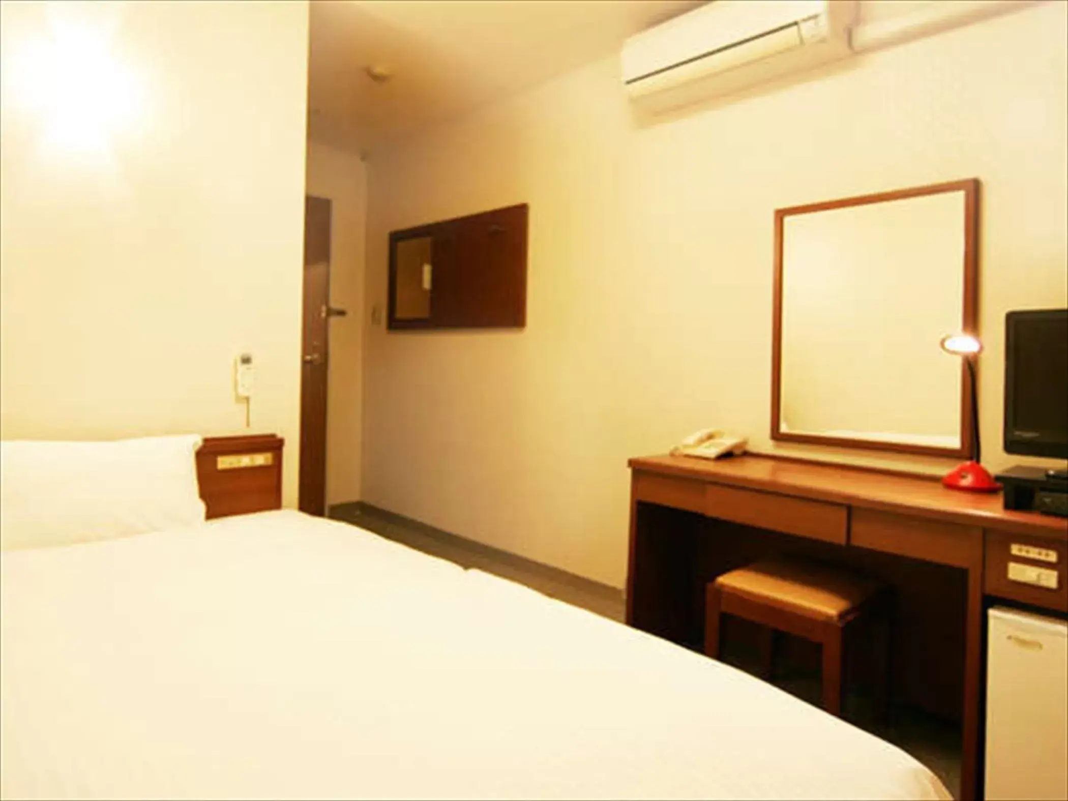 Photo of the whole room, TV/Entertainment Center in Kochi Green Hotel Harimayabashi