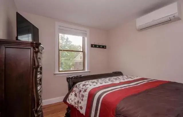 Bed in Cold Spring Hotel Bed in Cold Spring Hotel