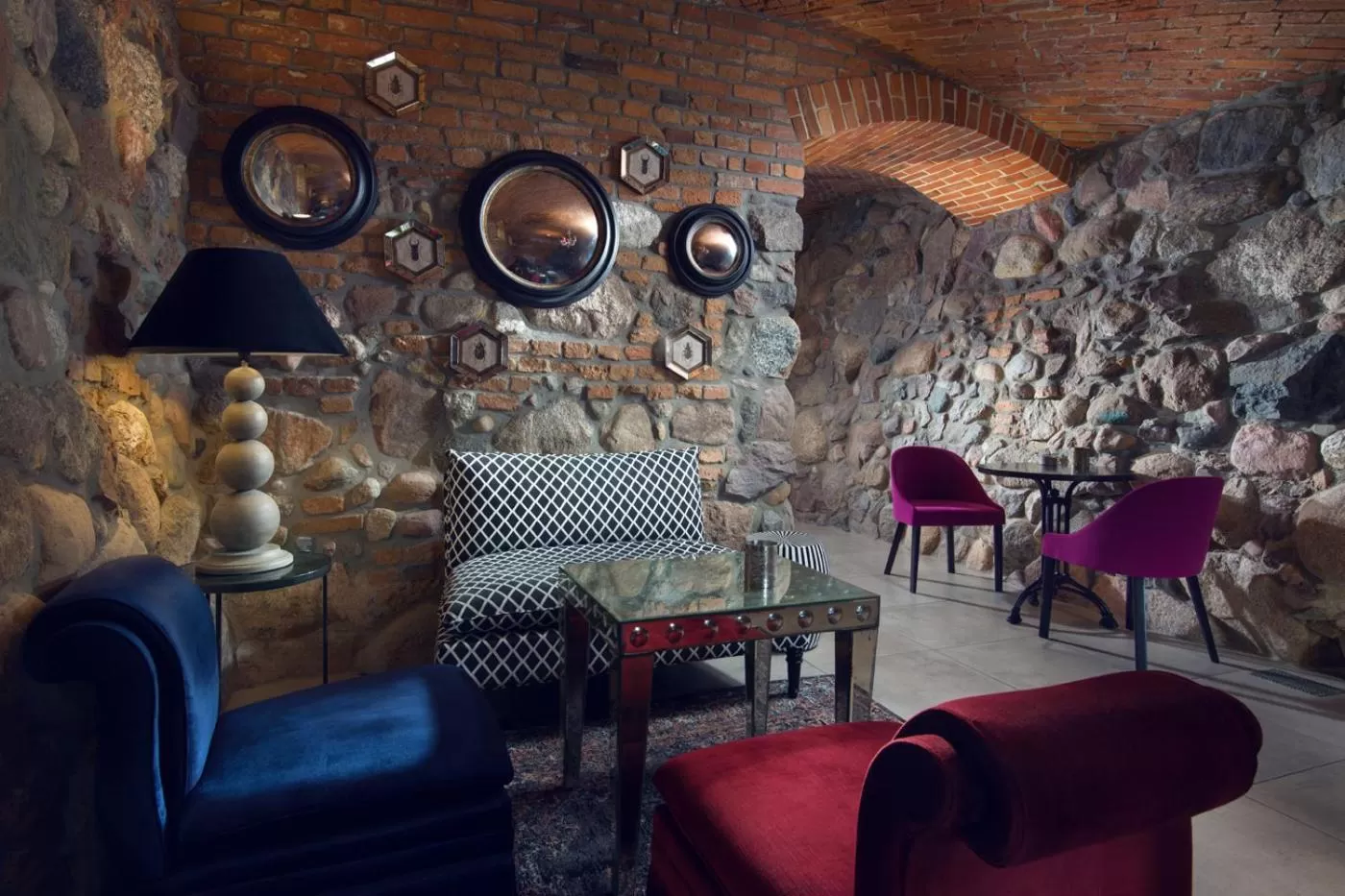 Lounge or bar in Relais & Châteaux Hotel Quadrille - Adults Only