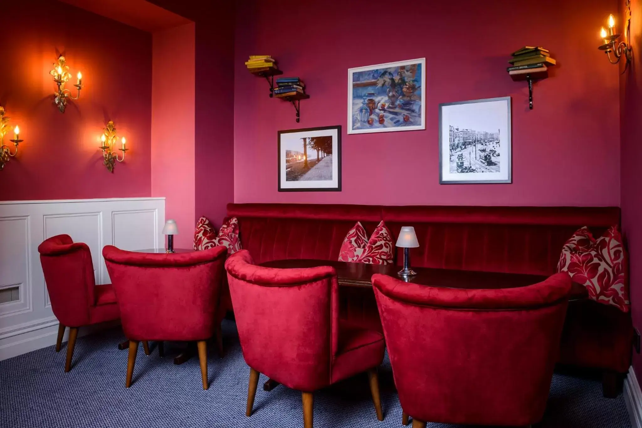 Lounge or bar in The Metropole Hotel Cork