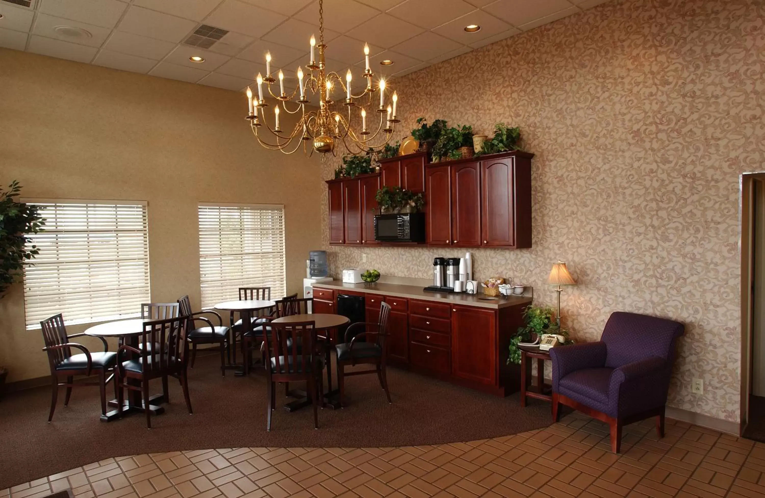 Lobby or reception in Bluegrass Extended Stay