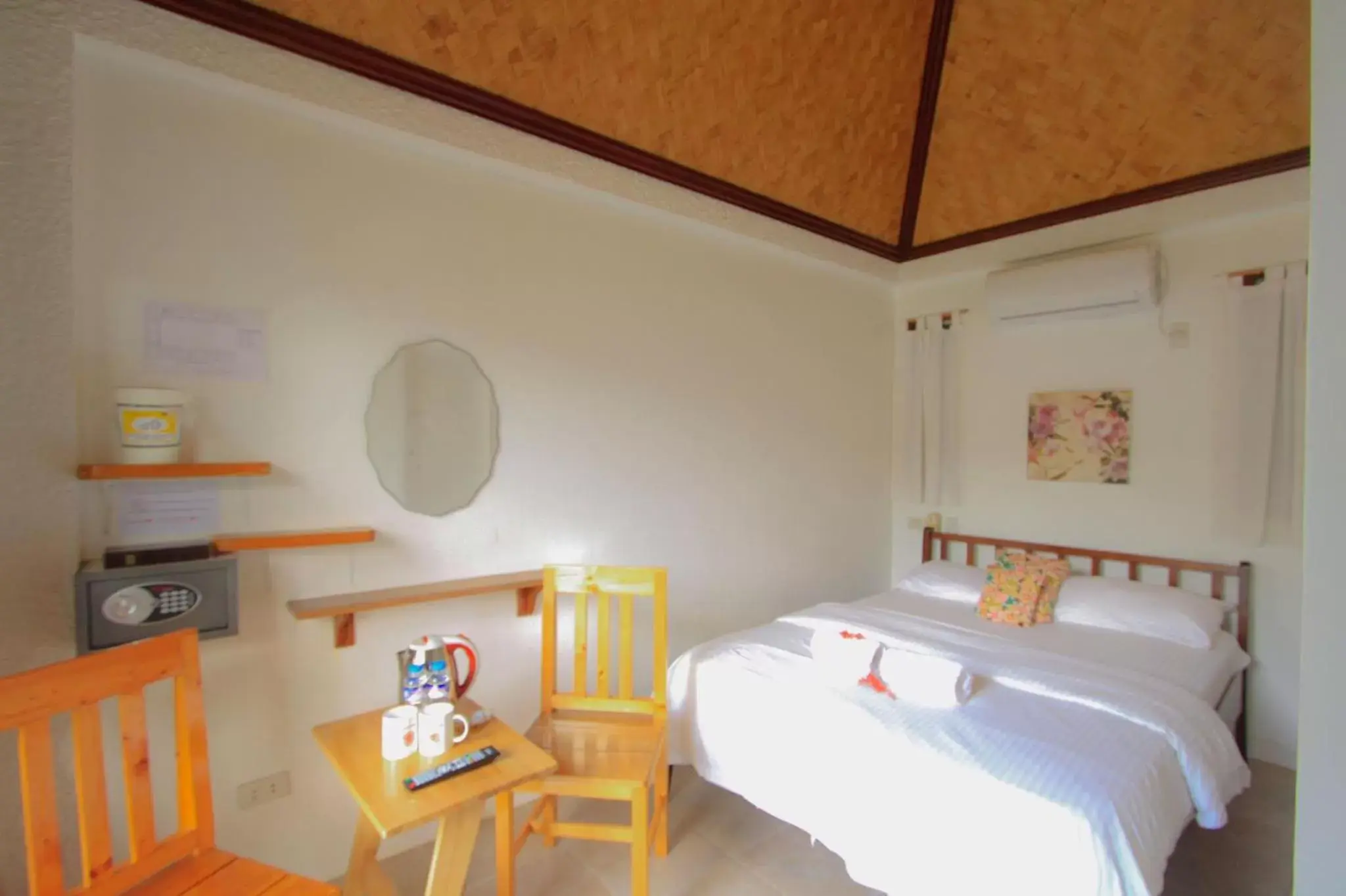 Bedroom, Bed in Sunz en Coron Resort