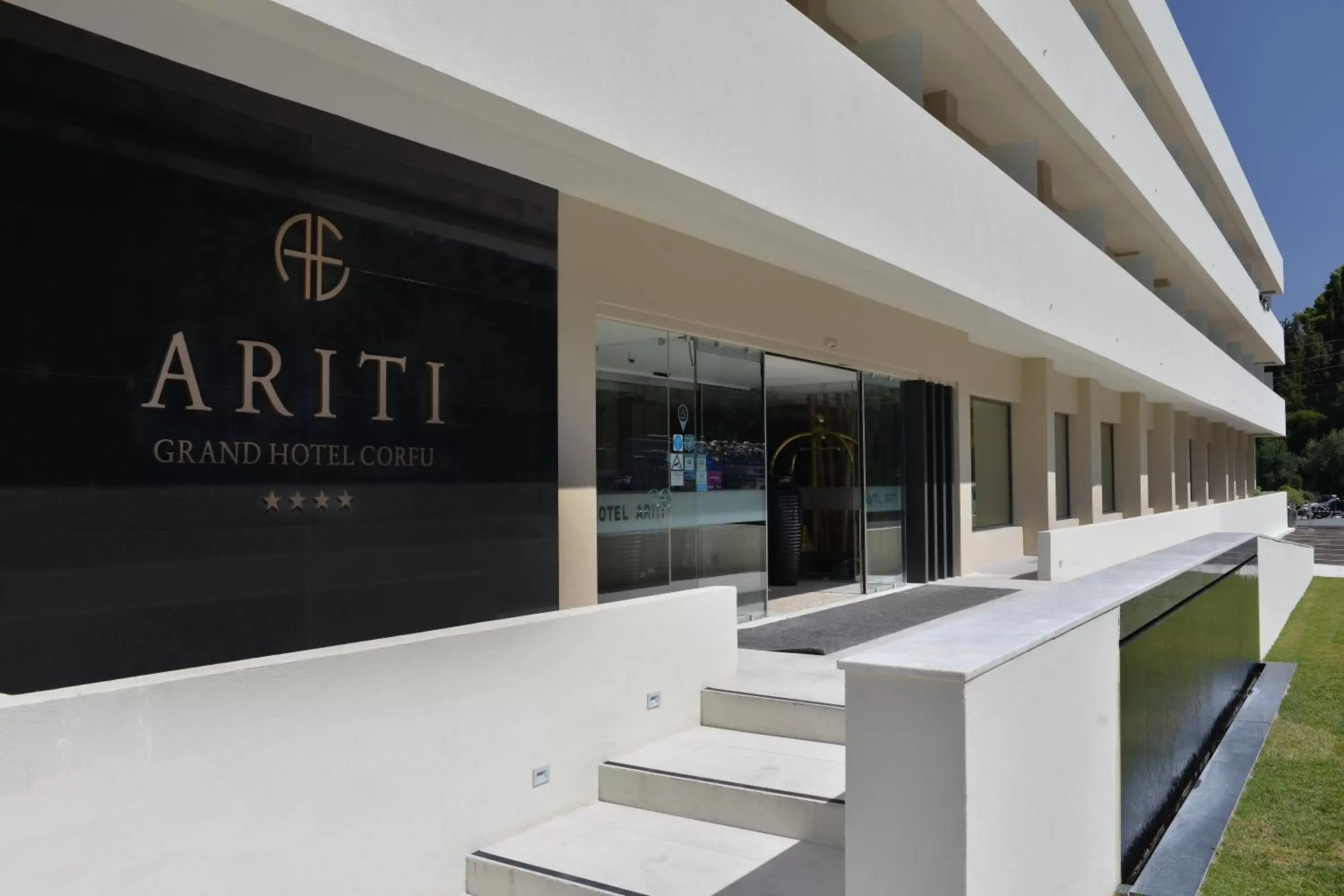 Facade/entrance in Ariti Grand Hotel