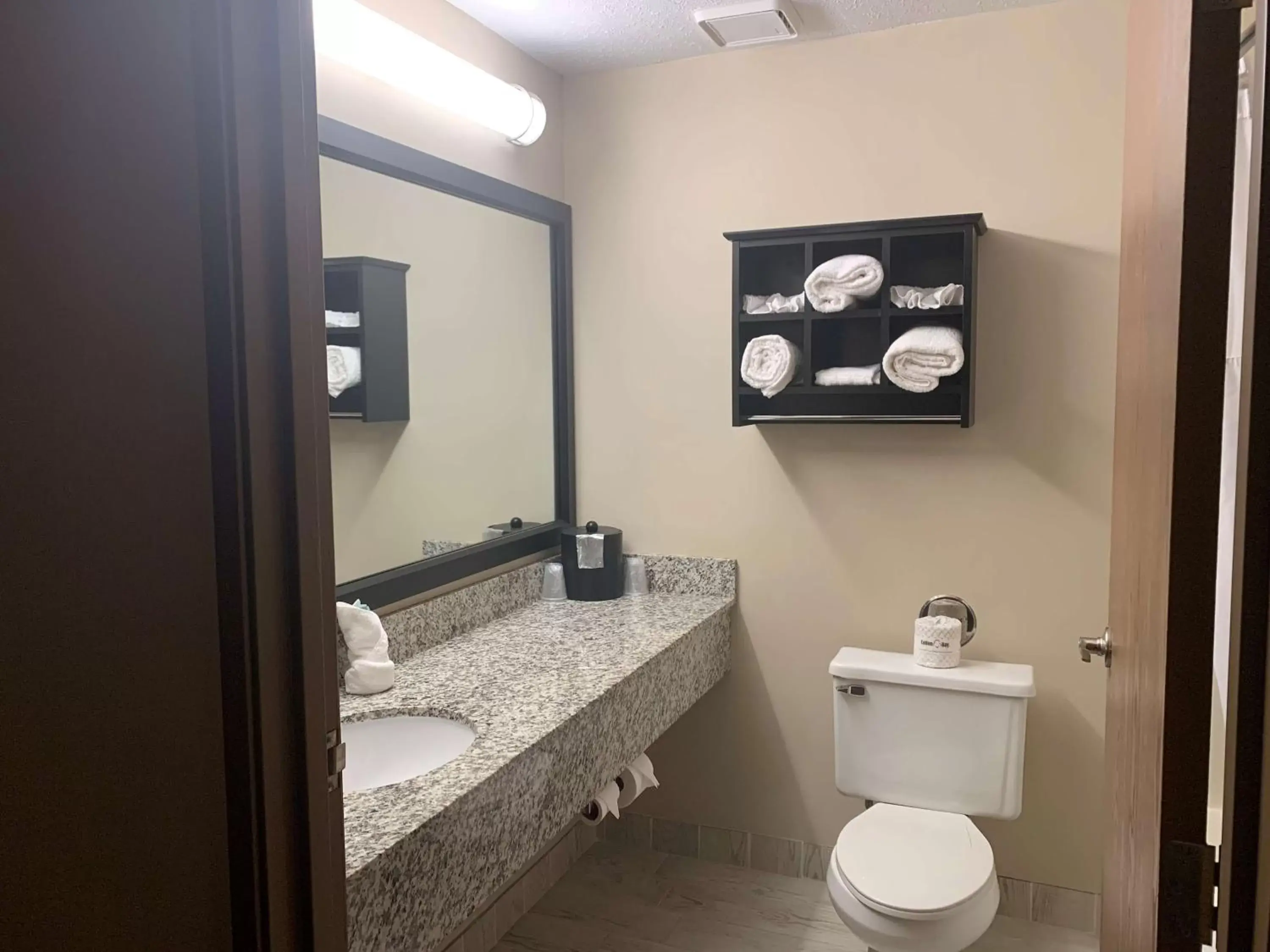 Oversize King Room with Two King Beds in Best Western Park Oasis Inn Oversize King Room with Two King Beds in Best Western Park Oasis Inn