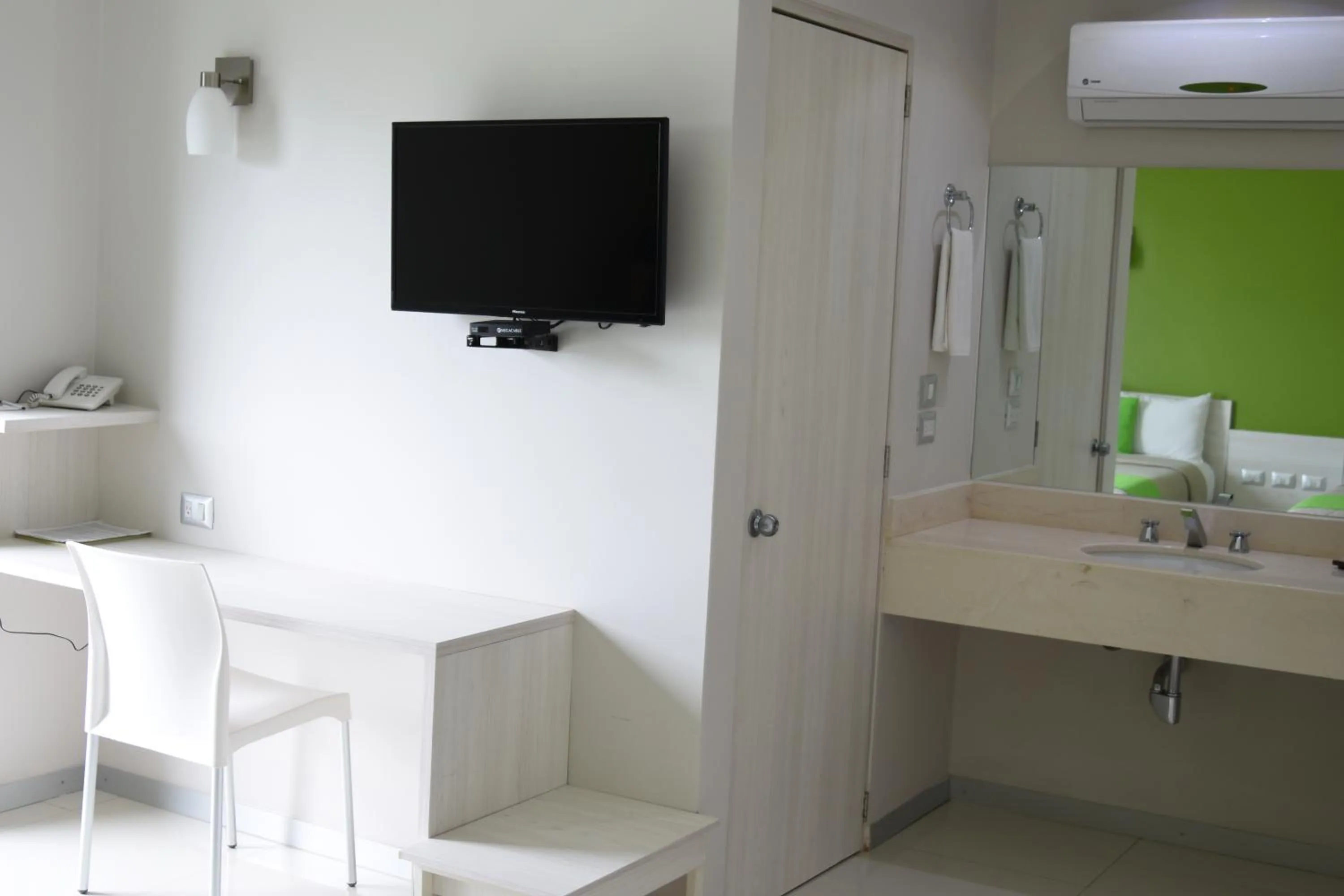 TV and multimedia in SC HOTEL