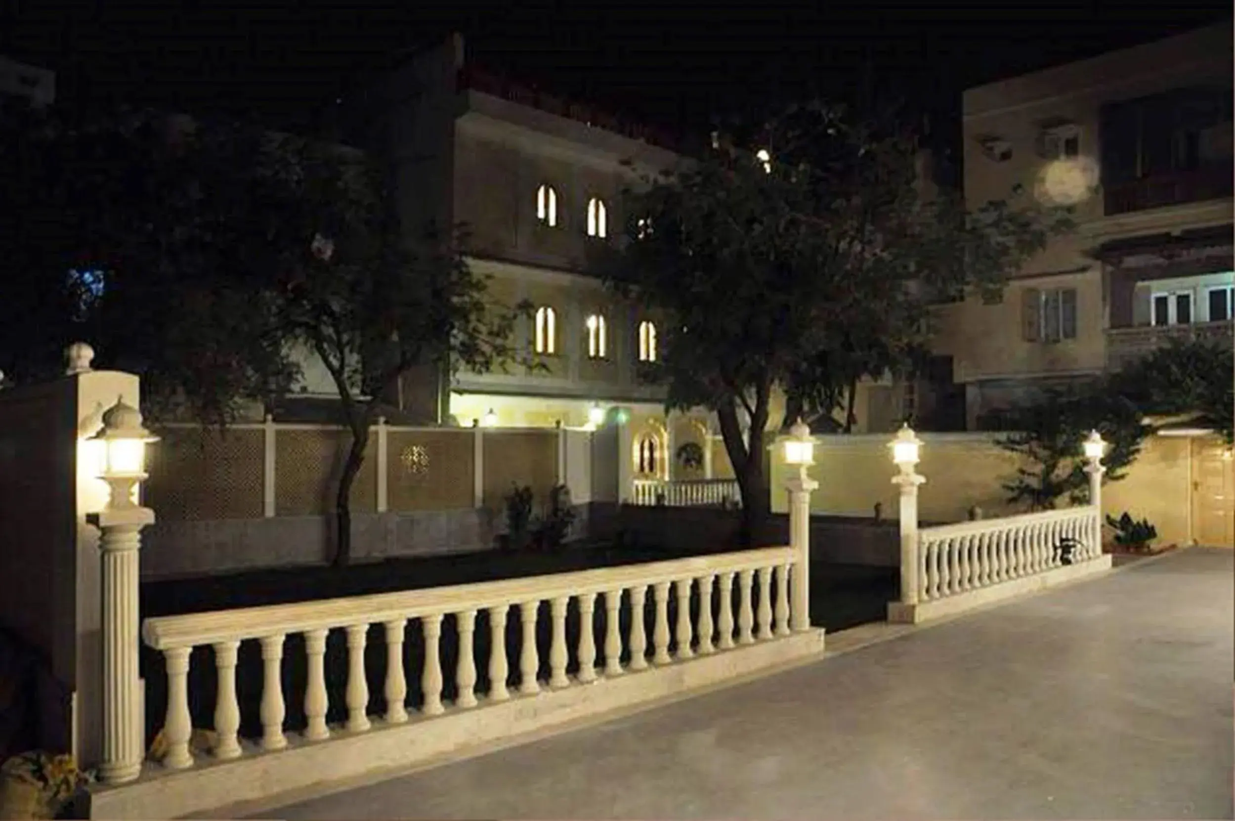 Night, Property Building in Khatu Haveli