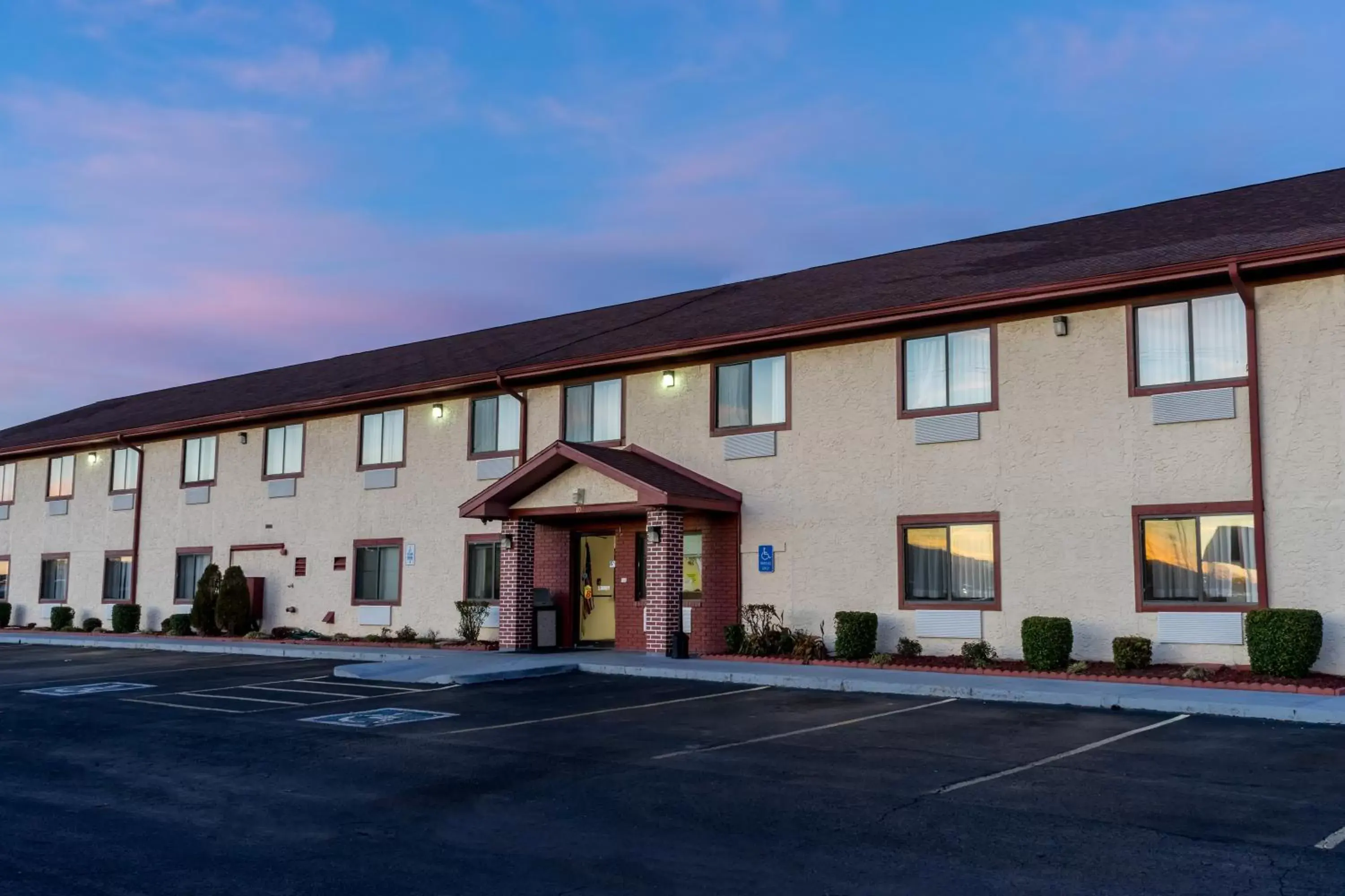 Super 8 by Wyndham Campbellsville KY Super 8 by Wyndham Campbellsville KY