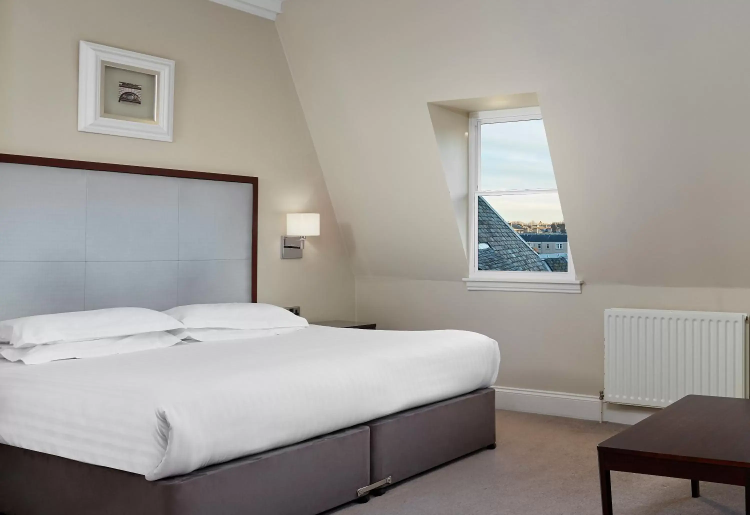 Bedroom, Bed in Leonardo Edinburgh City