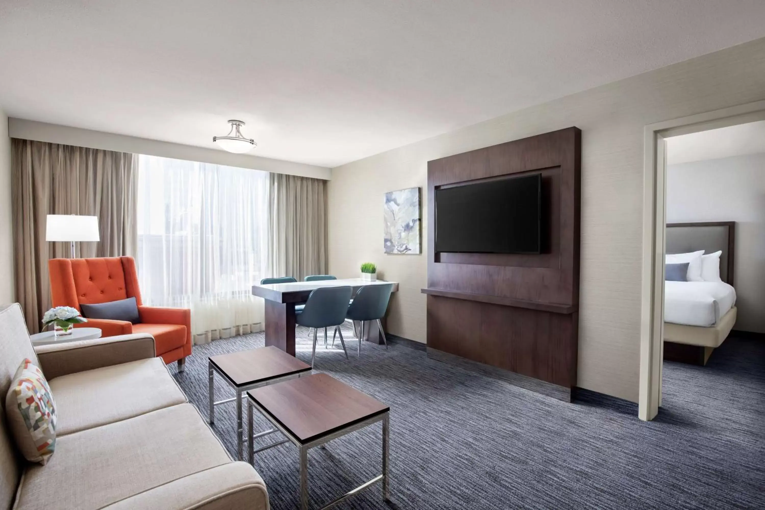 Living room, Seating Area in Embassy Suites Fort Worth - Downtown