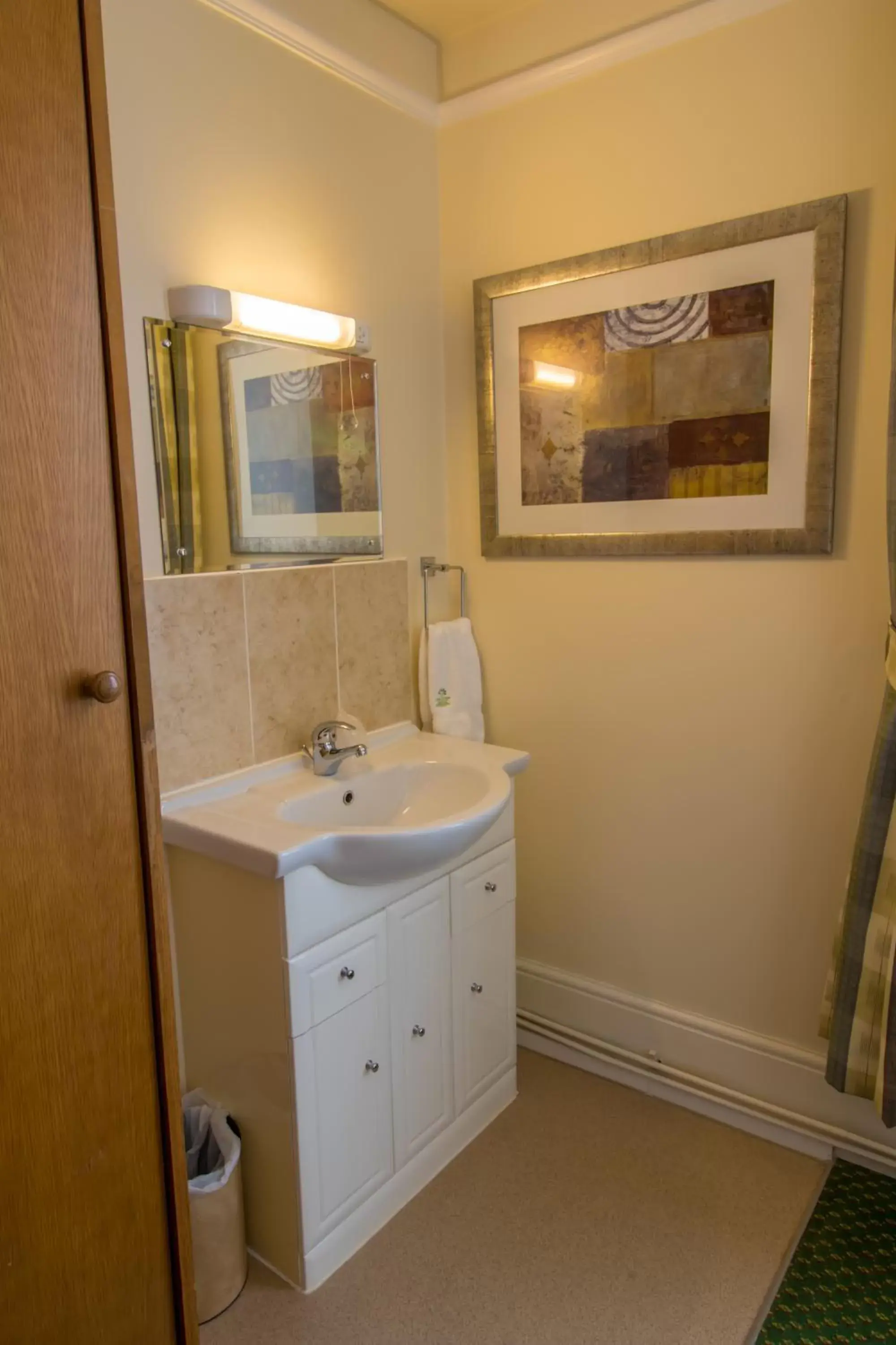 Bedroom, Bathroom in A Park View Hotel