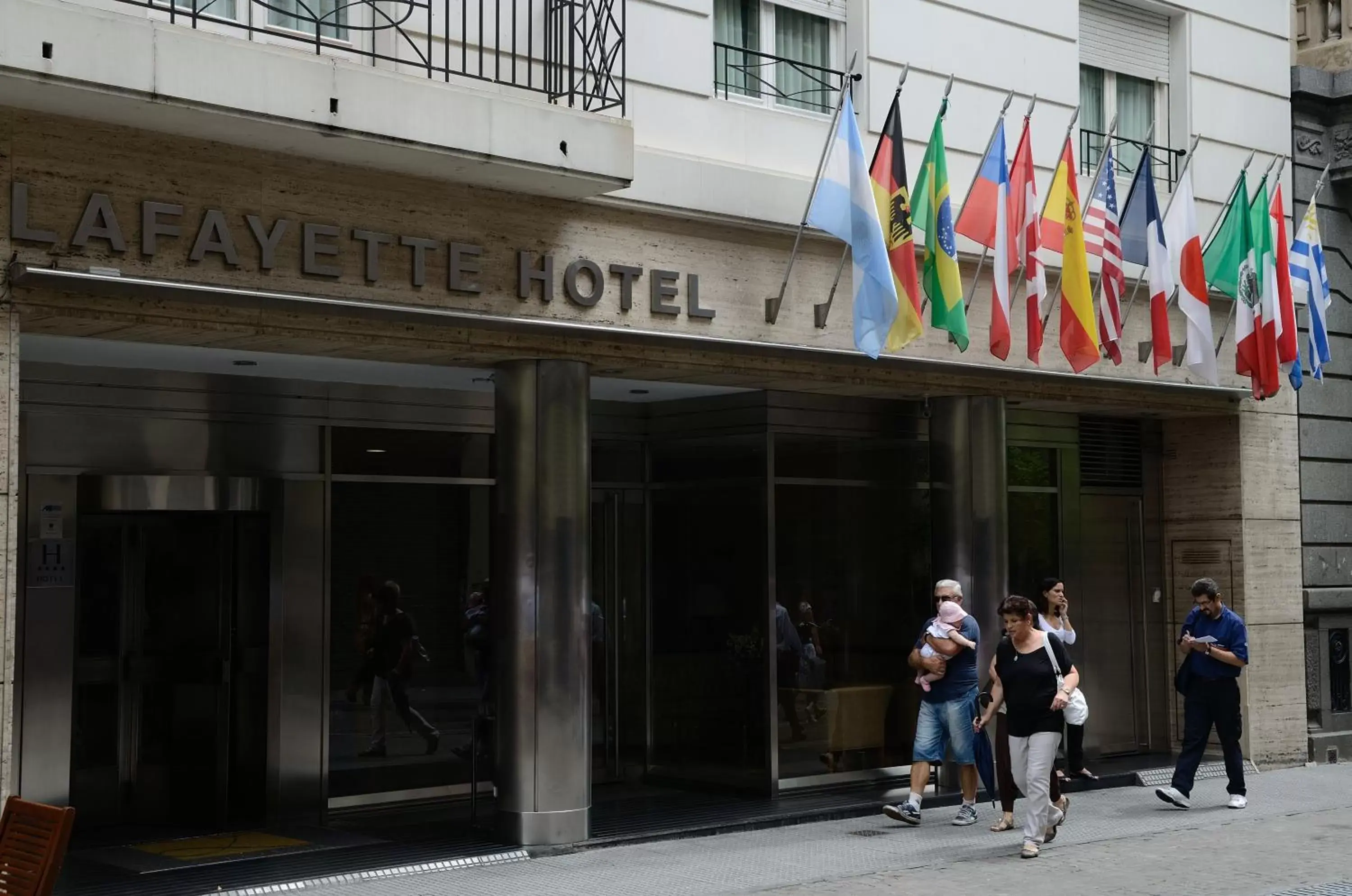 Facade/entrance in Lafayette Hotel