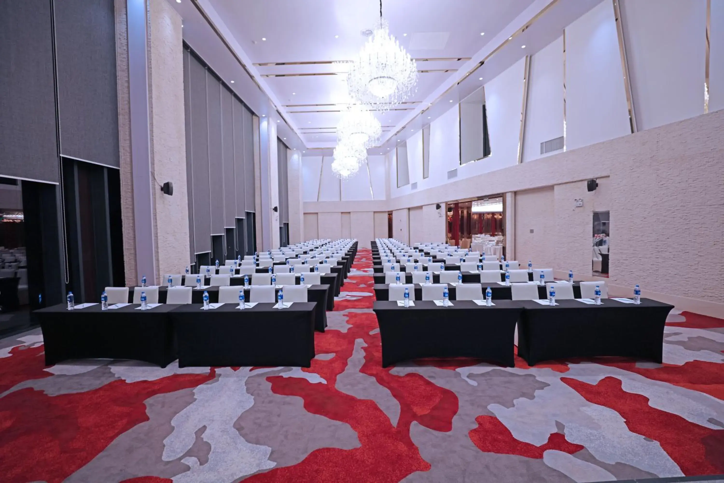 Banquet/Function facilities in Holiday Inn Shanghai Hongqiao West, an IHG Hotel