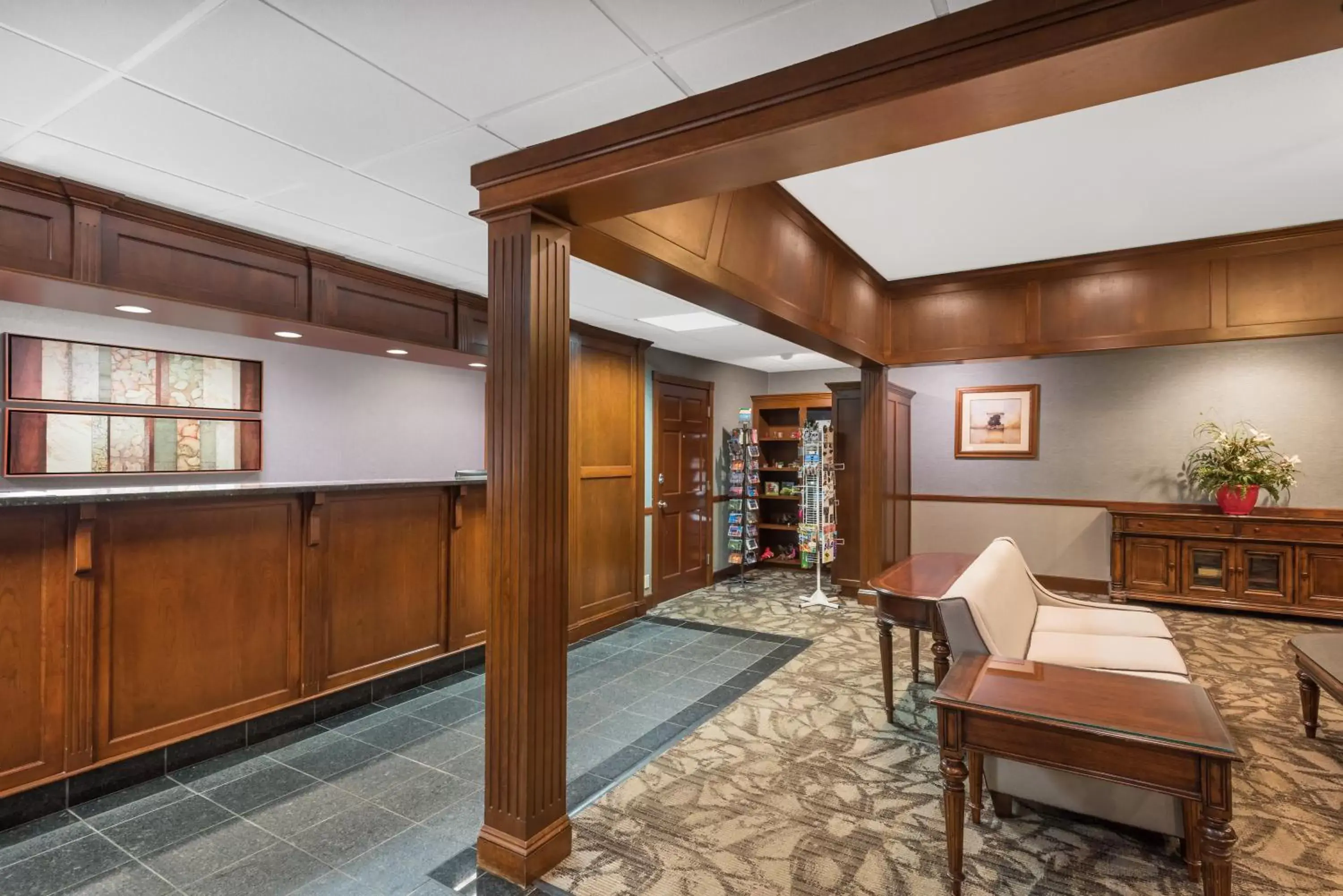 Lobby or reception in Ramada Plaza by Wyndham Portland Lobby or reception in Ramada Plaza by Wyndham Portland