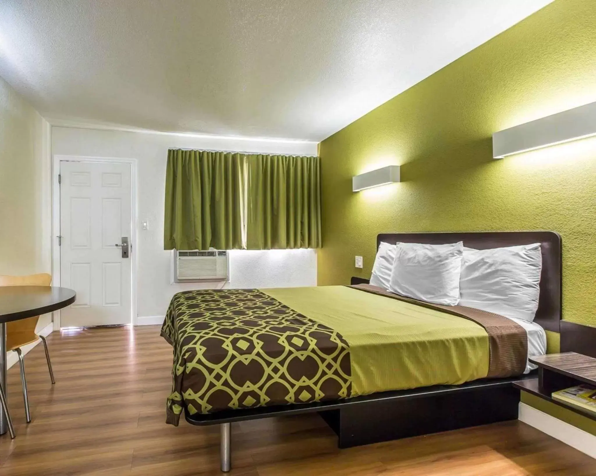 Bedroom, Bed in Rodeway Inn Downtown Hanford Bedroom, Bed in Rodeway Inn Downtown Hanford