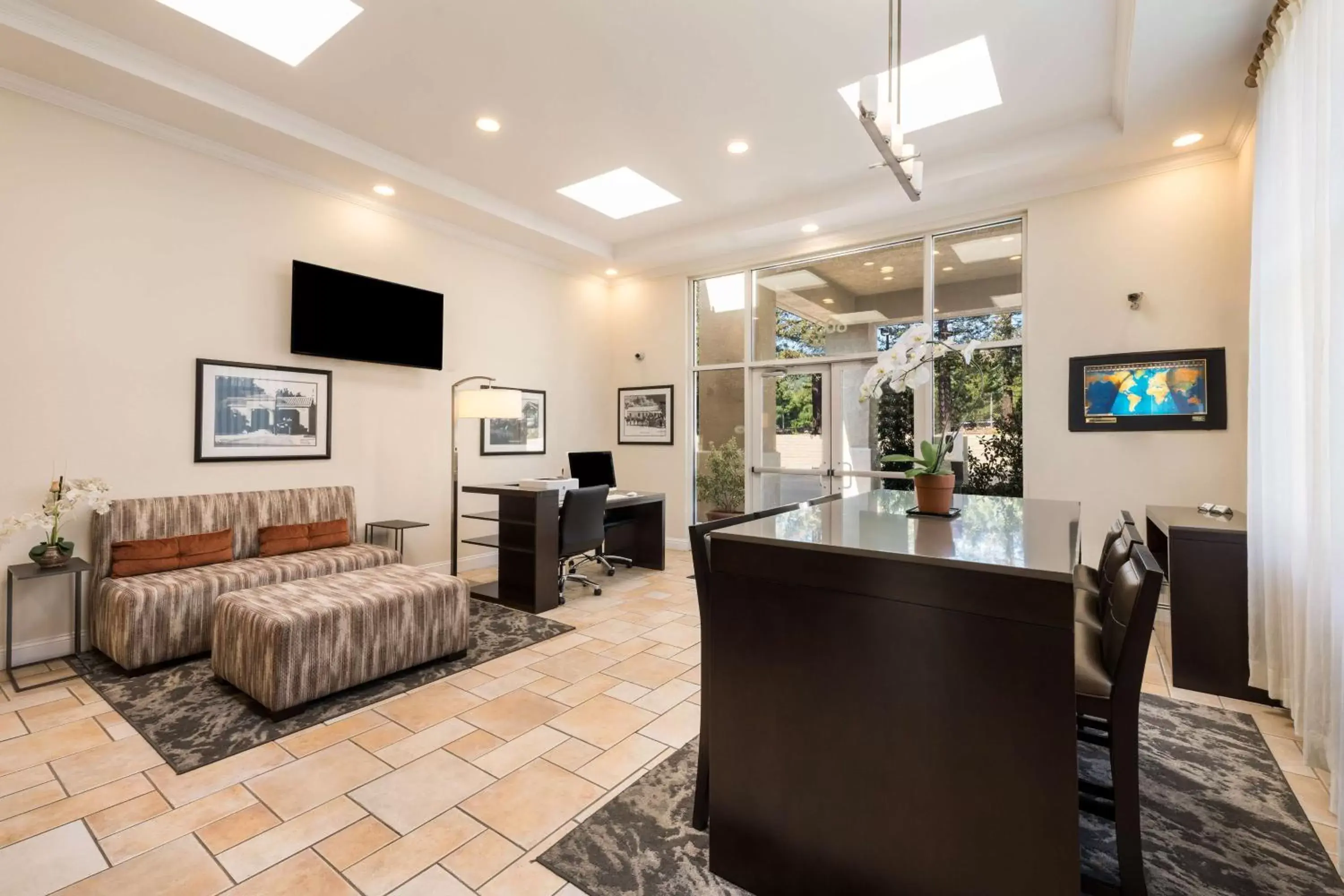 Lobby or reception in Best Western Danville Sycamore Inn